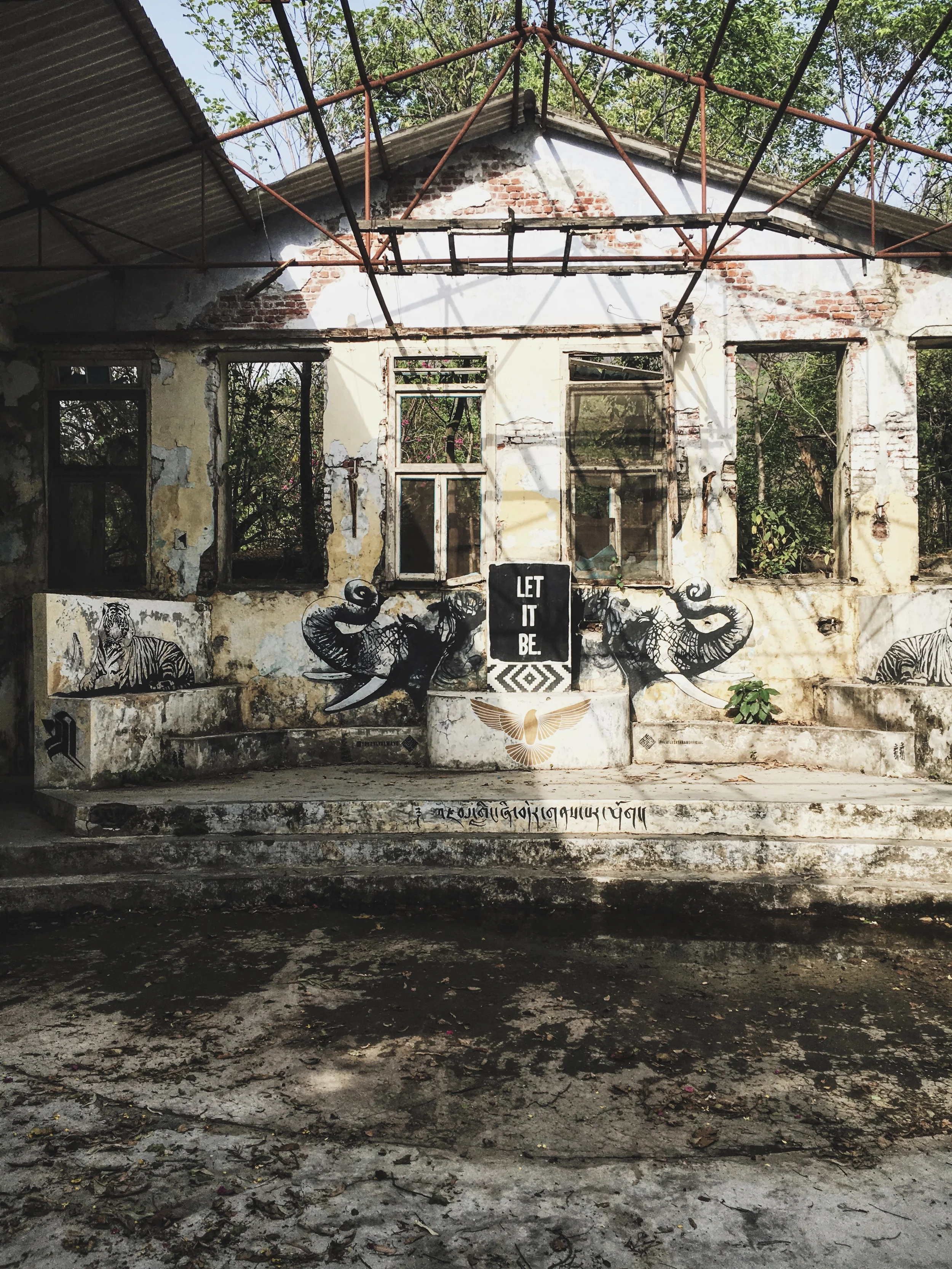 this room was the main room where 80 individual indoor meditation rooms branched off of