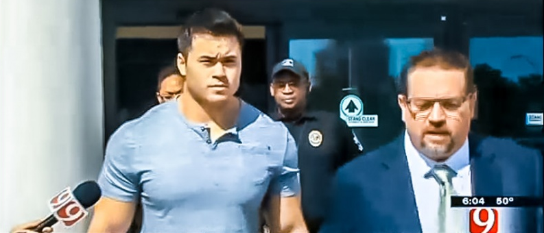 Daniel Holtzclaw leaving the Oklahoma County Jail with his defense attorney Scott Adams.