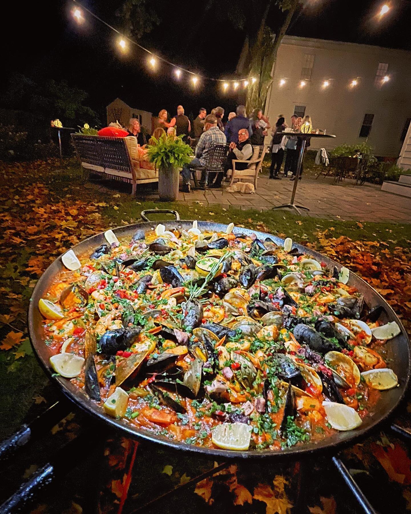 ✨🌜🧑&zwj;🍳Paella nights under the stars in Newburyport for a wonderful couple celebrating a special birthday! 🥘🎉🥂. We also met Stella, their dog, who kept us company all night and made sure those paellas were made to perfection, we think she was