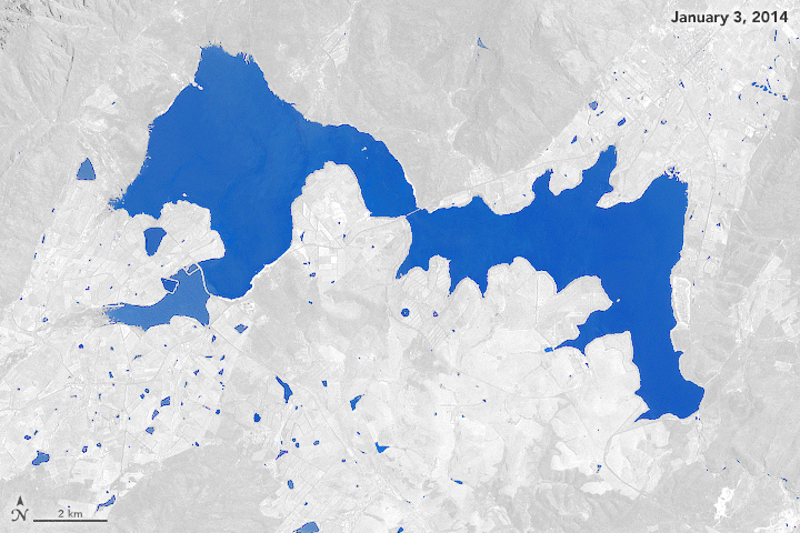 Aerial image of Cape Town's receding reservoir (https://www.popsci.com/water-crisis-cape-town-world. NASA Earth Observatory