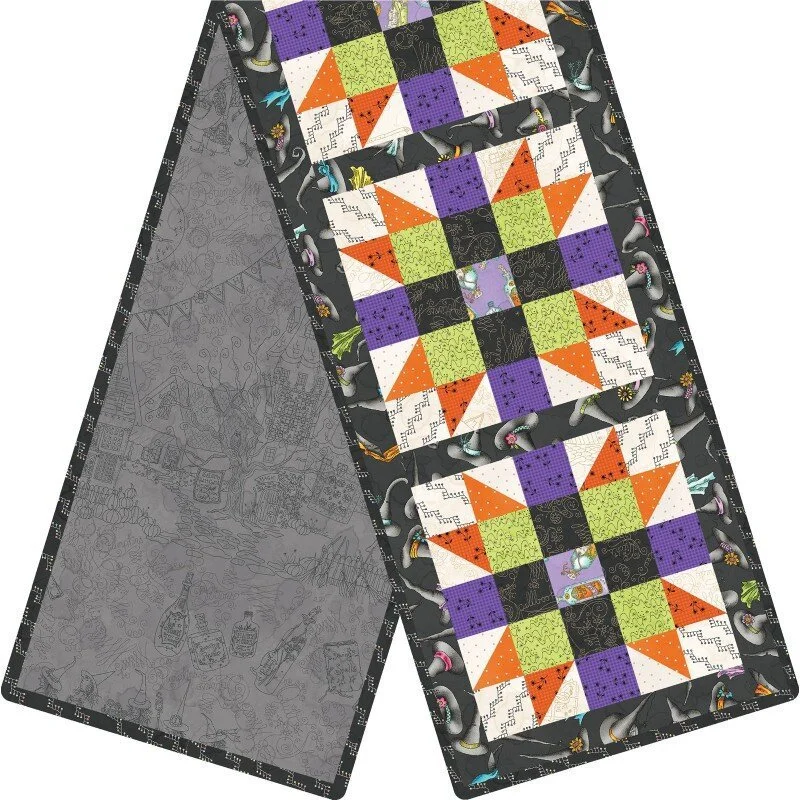 SALEM QUILT SHOW Table Runner Pod
