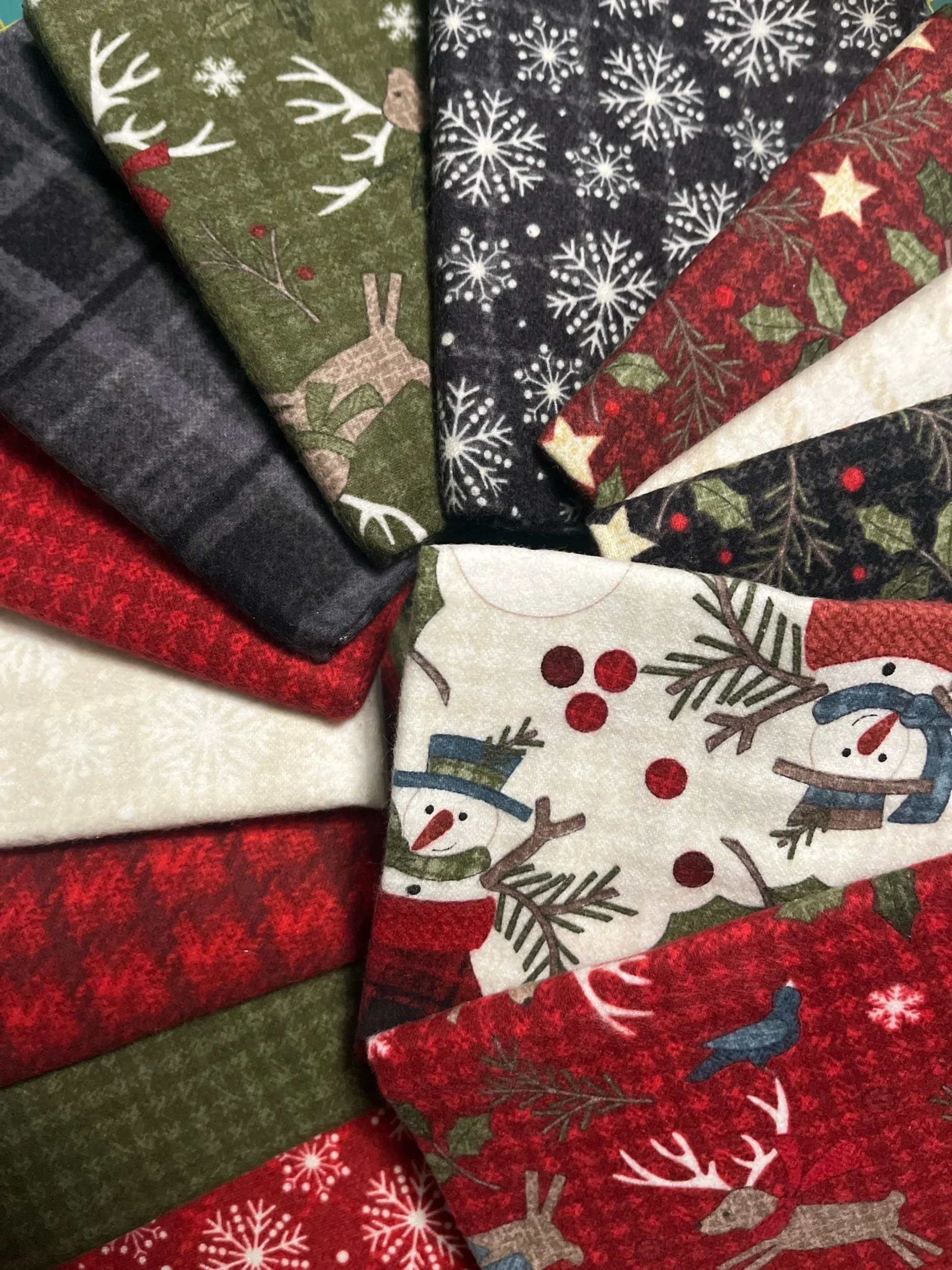 Maywood HOLLY JOLLY Flannel Fat Quarter