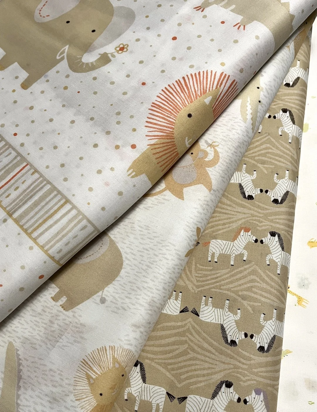 Clothworks SAFARI SWEET