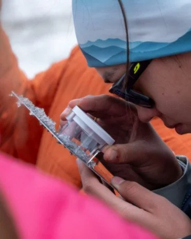 Learn from former participants, what Girls* on Ice is all about. Today: Geosciences.

During the expeditions, the instructors are using the mountain to teach you how to observe the world around you and learn from it. You will learn about different as