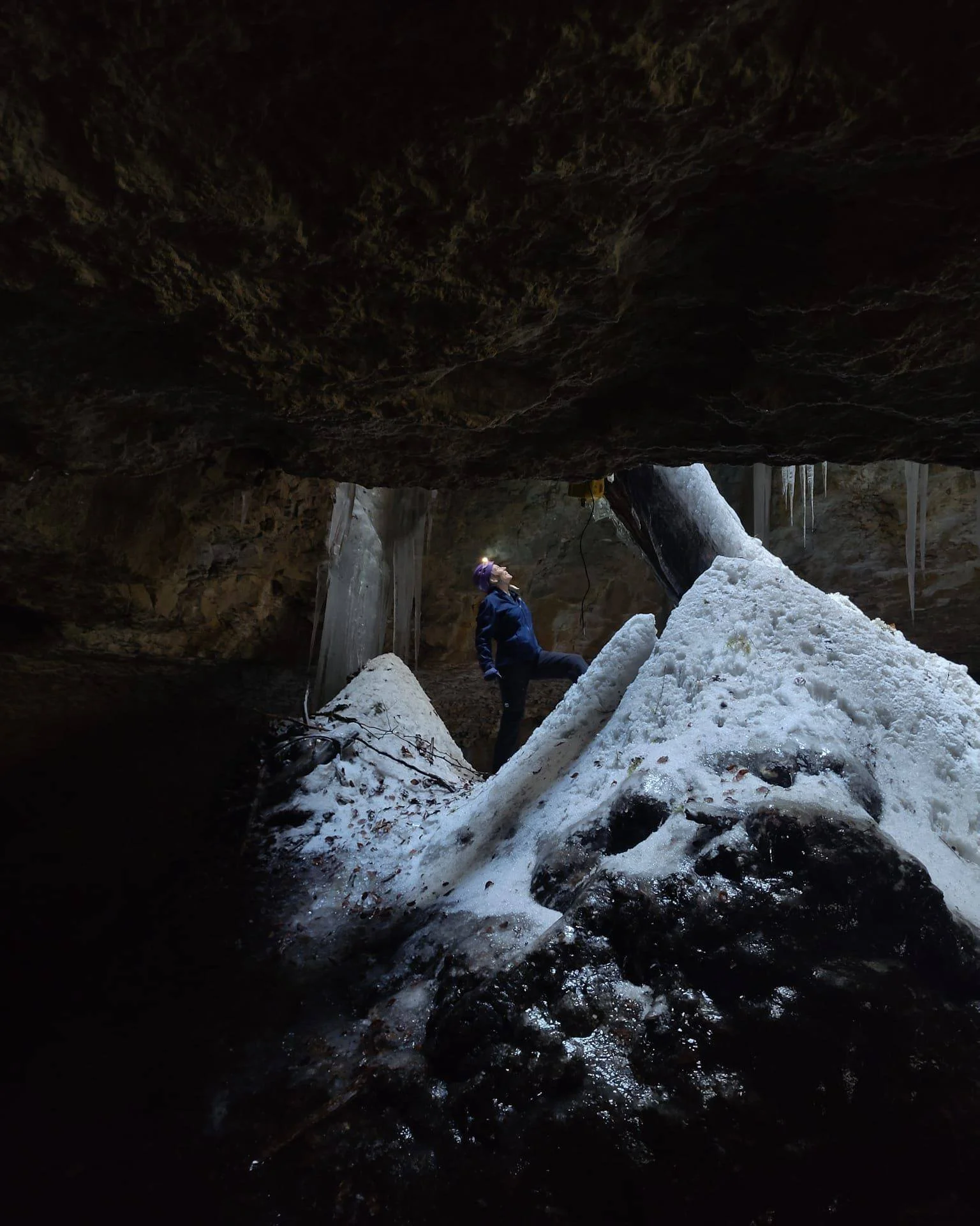 A little glimpse into our &ldquo;Girls* on Ice Switzerland&rdquo; alumnae weekend last week! On Saturday, we set off for the Monl&eacute;si Ice Cave and explored the beautiful icy world. From there, we walked to our accommodation and spend a nice eve