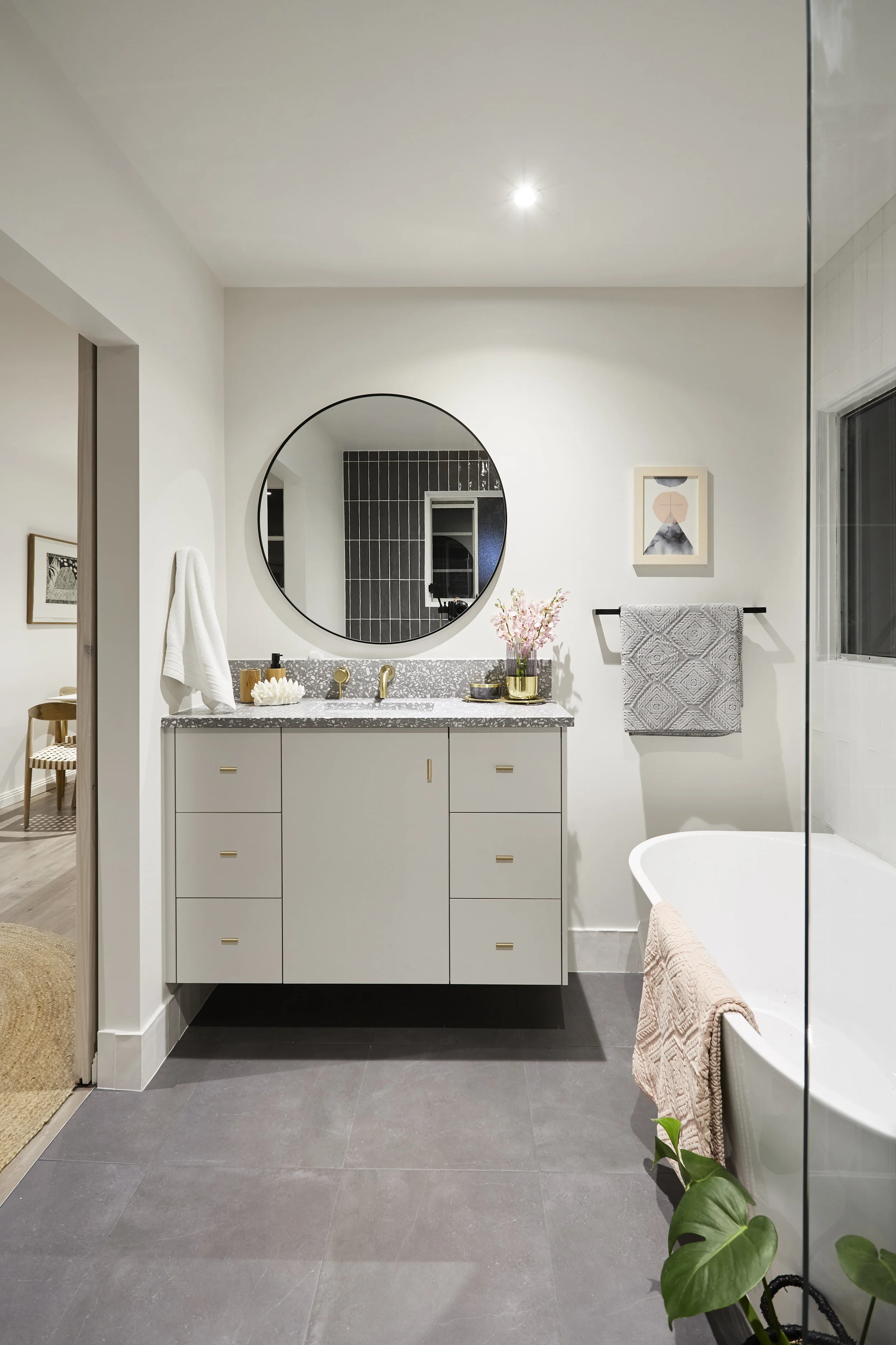 181007_152.BYRNE.ST_Bathroom_068 2.JPG