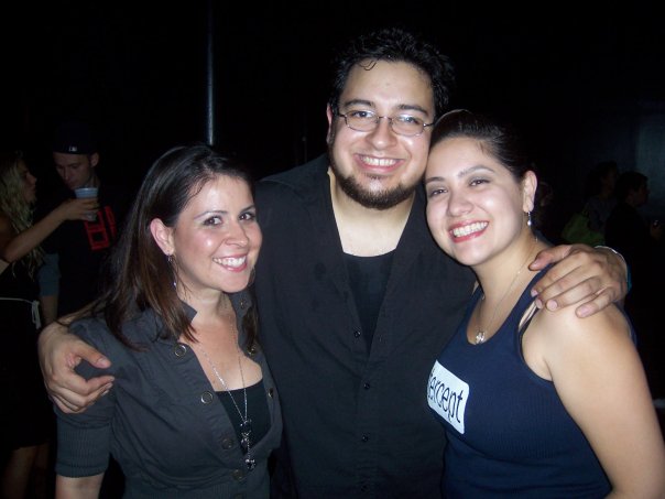 October 2007 after a gig with my wife (then girlfriend) on the left and my dear cousin Adri on the right. A typical weight for me, probably 220