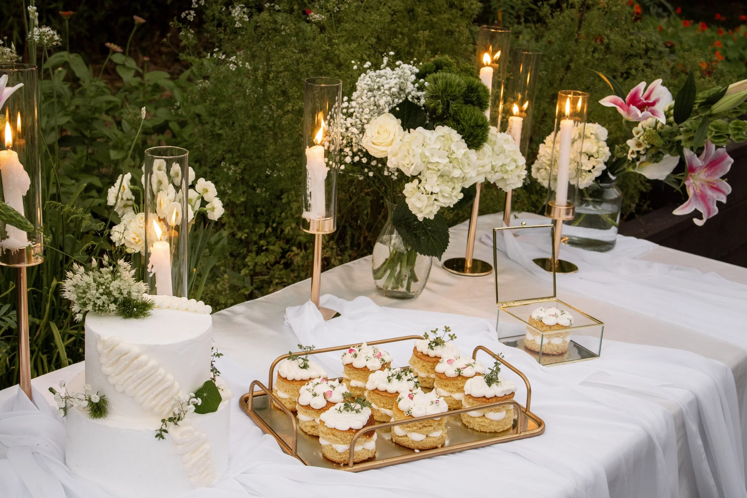 Main cake table (H).jpg
