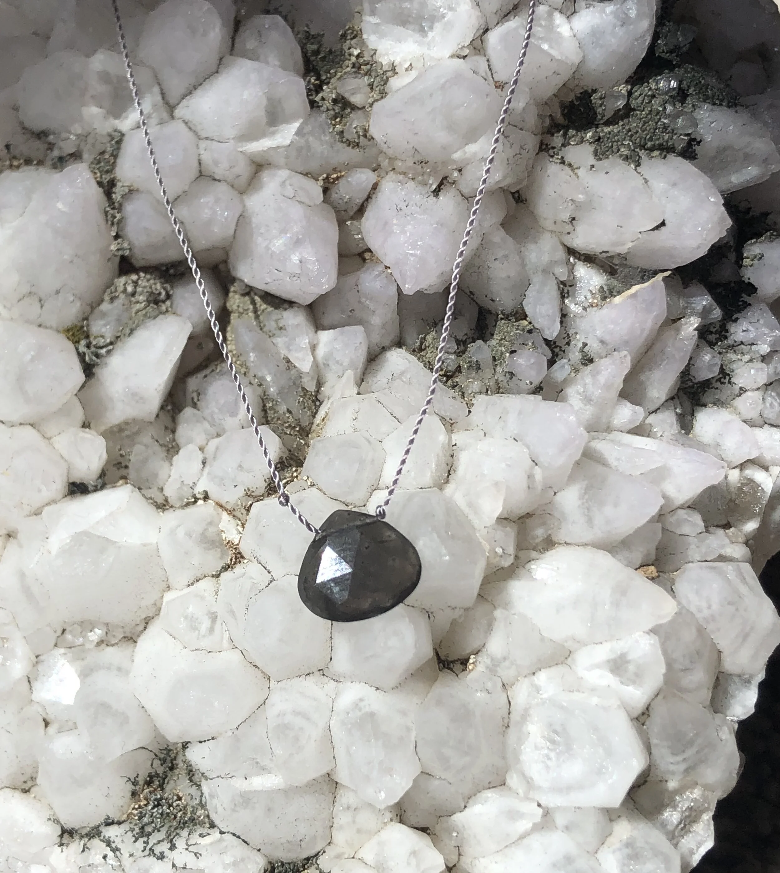 freedom BLACK SUNSTONE