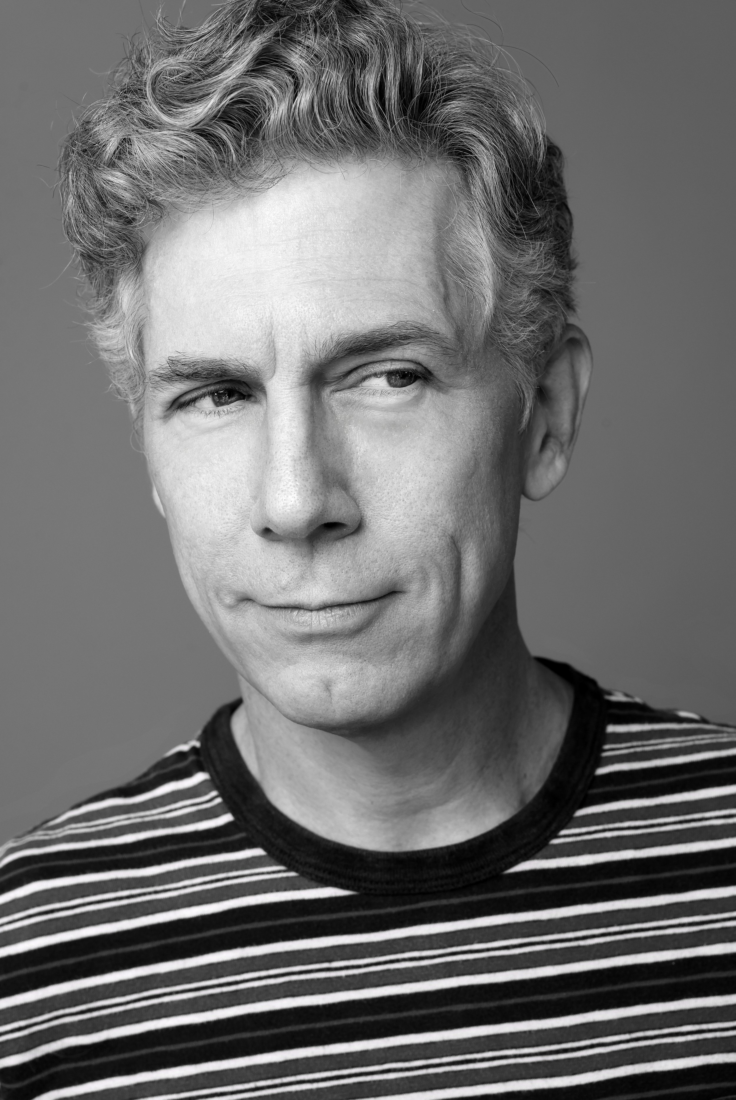Headshot of SNL star and comedic actor Chris Parnell 