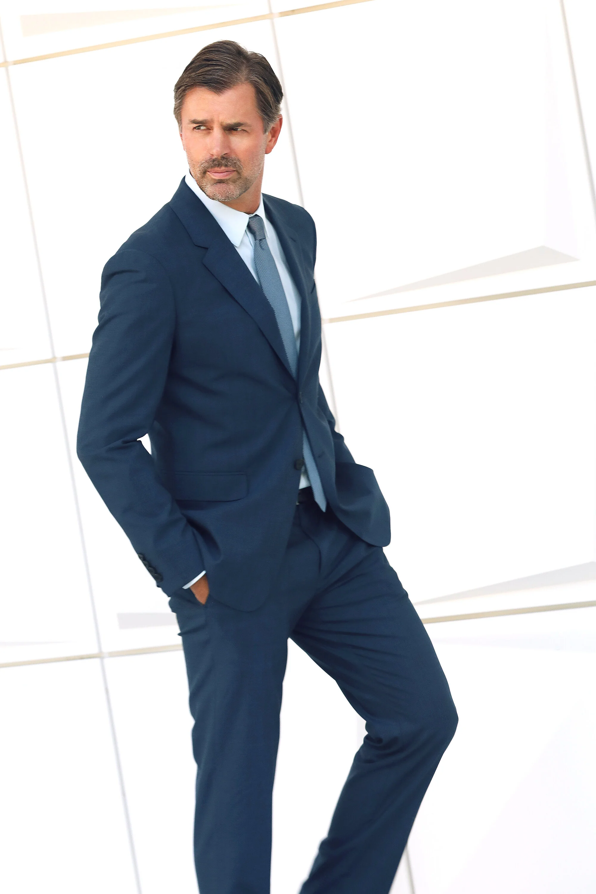 Corporate Headshots in Los Angeles. Top executive branding photo studio, images that make you stand out. Kenneth Dolin Photography best photo studio for realtor headshots, corporate headshots, ceo portraits, executive branding photography, personal b