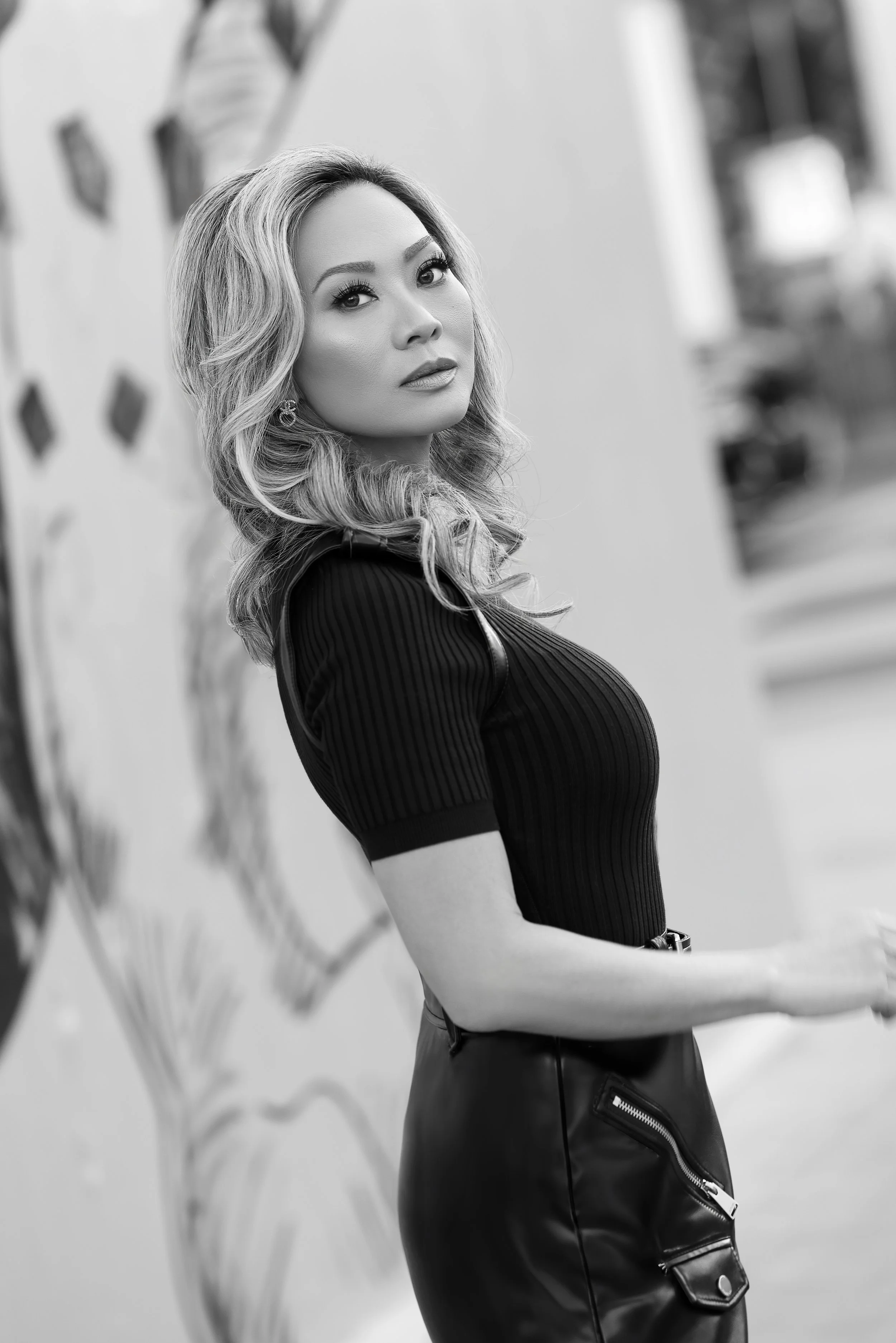 Corporate Headshots in Los Angeles. Top executive branding photo studio, images that make you stand out. Kenneth Dolin Photography best photo studio for realtor headshots, corporate headshots, ceo portraits, executive branding photography, personal b