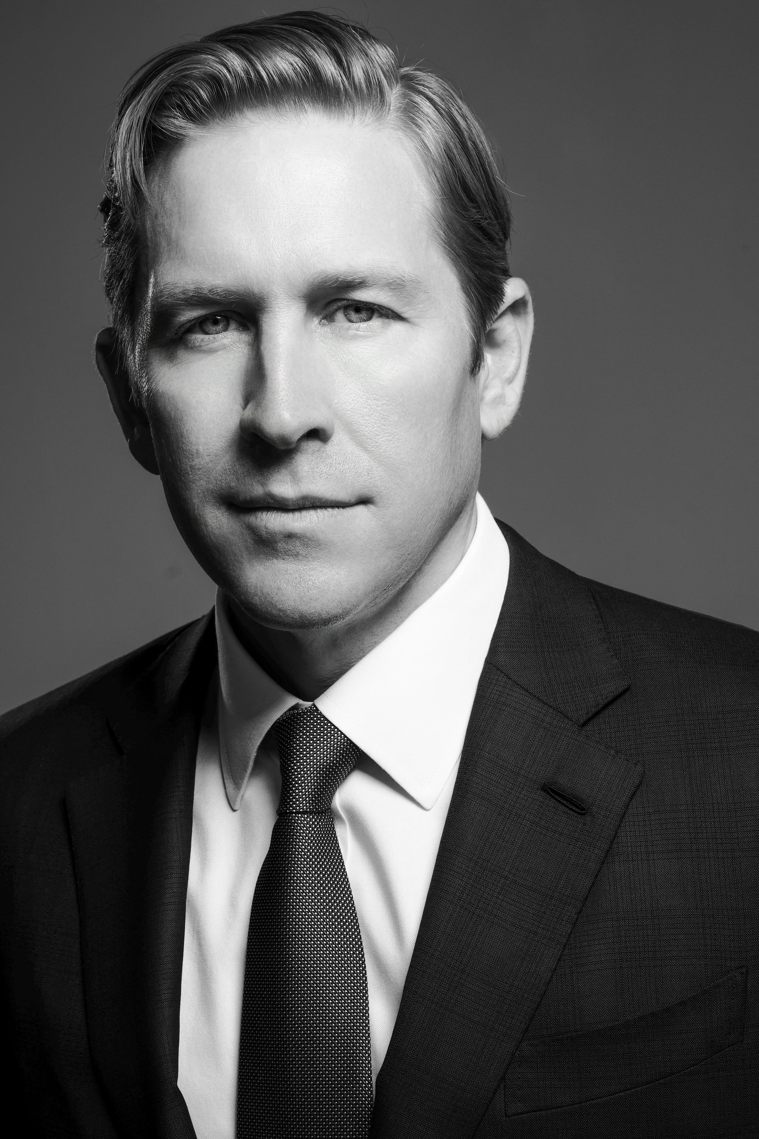 Corporate headshots in Los Angeles. Business headshot Los Angeles corporate photographer Kendo Brown, specializing in brand-building headshots for professionals, realtor headshots, corporate headshot photography, team headshots and branding for execu