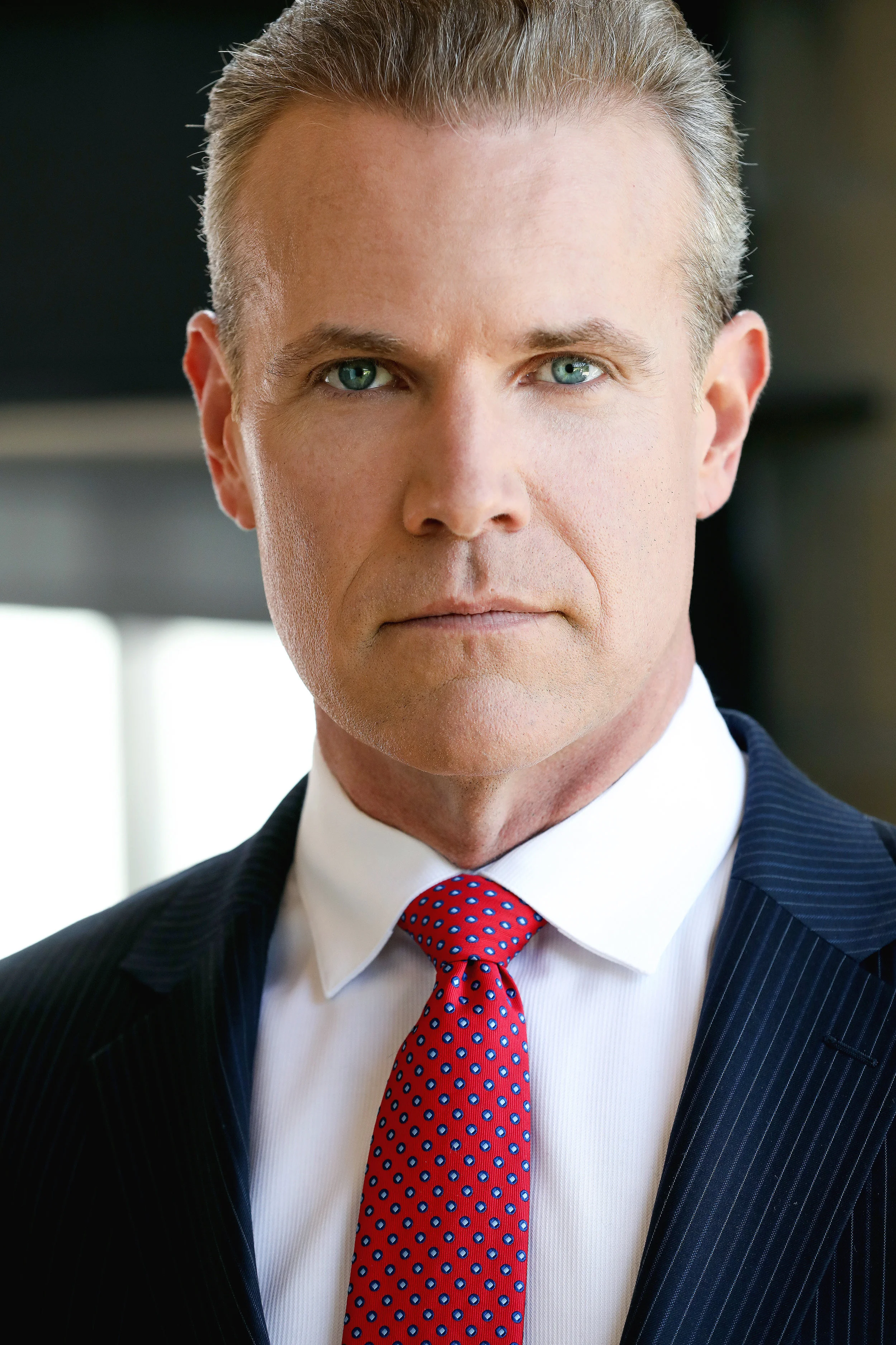 Corporate headshots in Los Angeles. Business headshot Los Angeles corporate photographer Kendo Brown, specializing in brand-building headshots for professionals, realtor headshots, corporate headshot photography, team headshots and branding for execu