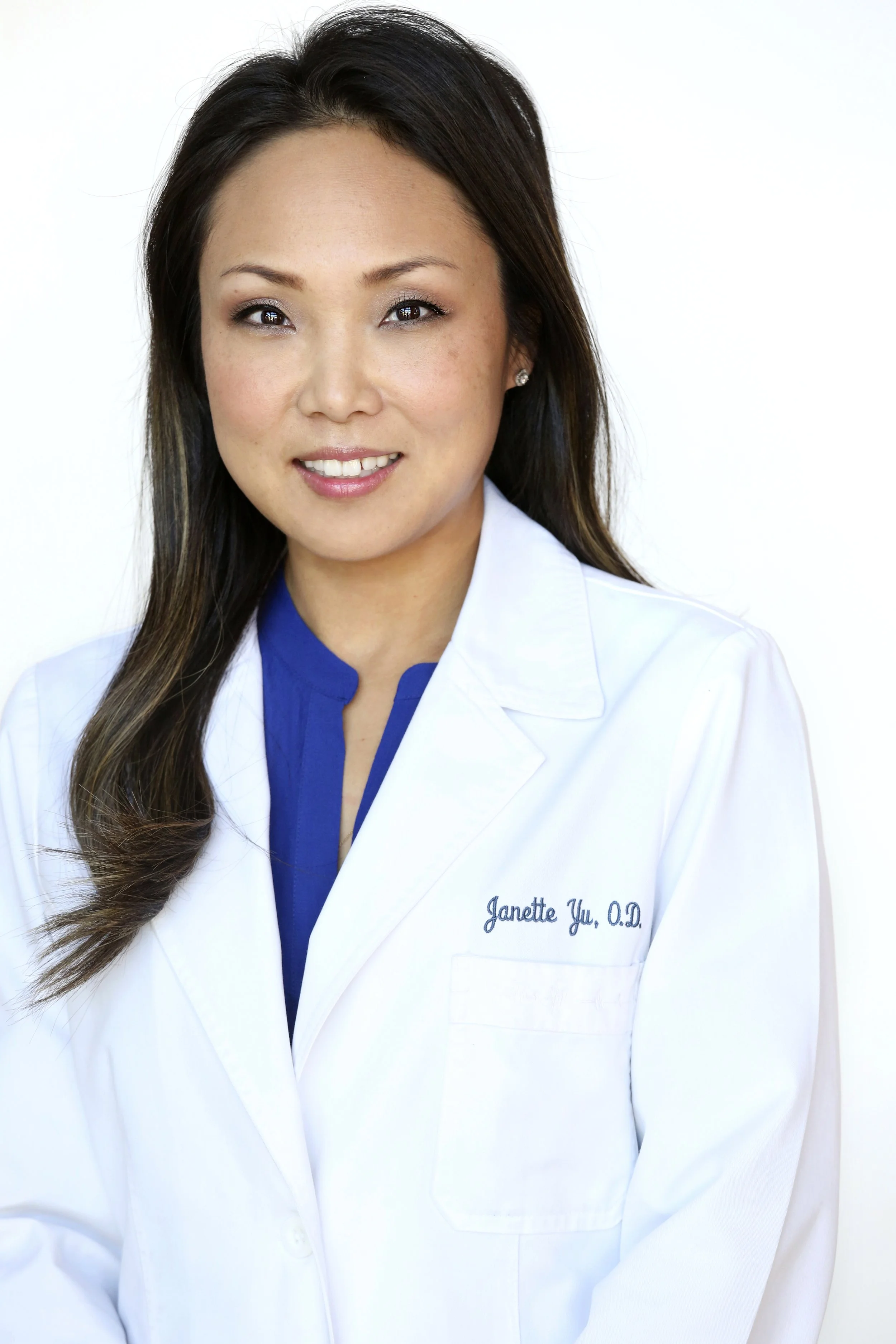 Corporate headshots in Los Angeles. Business headshot Los Angeles corporate photographer Kendo Brown, specializing in brand-building headshots for professionals, realtor headshots, corporate headshot photography, team headshots and branding for execu