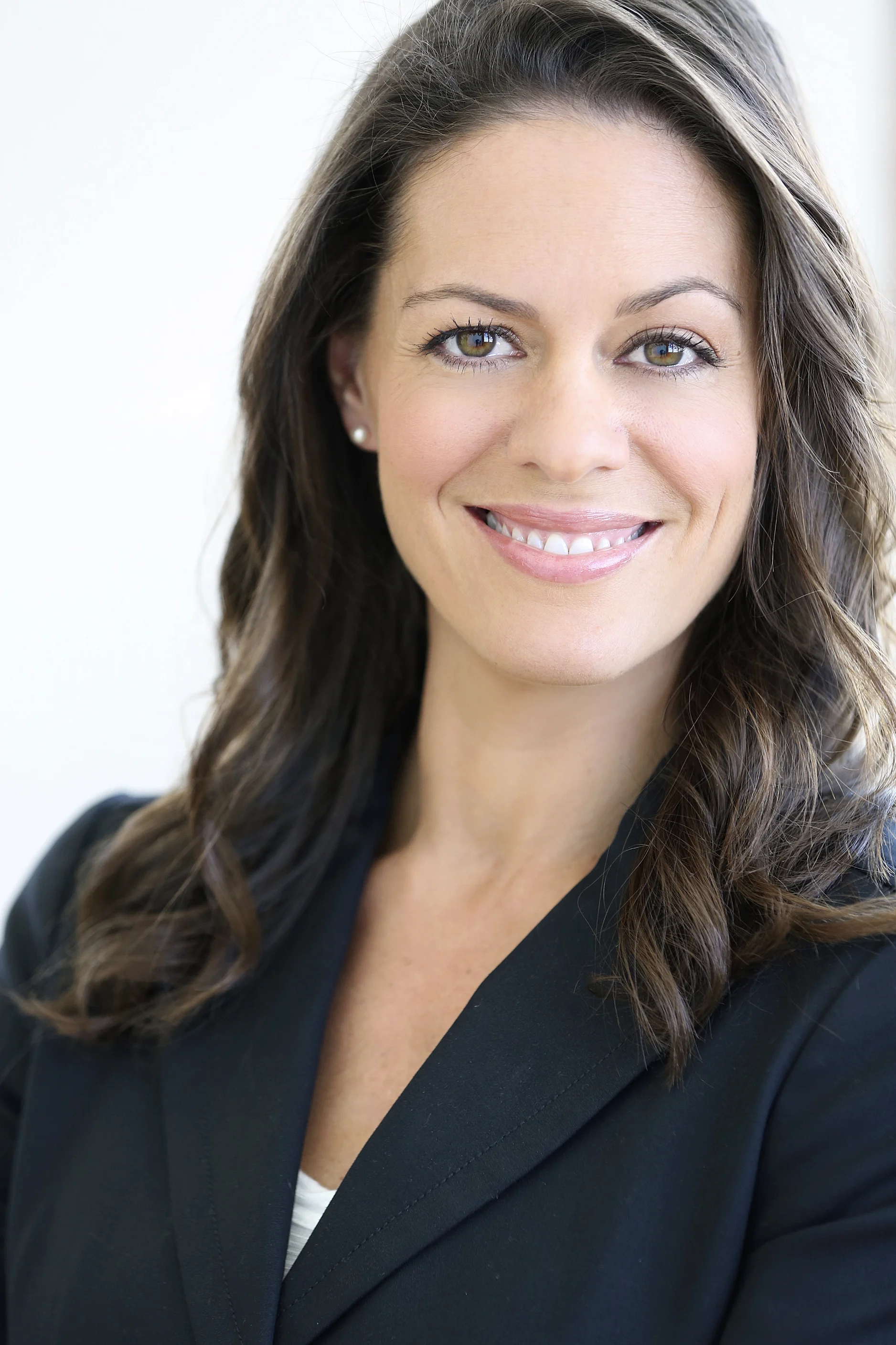 Corporate headshots in Los Angeles. Business headshot Los Angeles corporate photographer Kendo Brown, specializing in brand-building headshots for professionals, realtor headshots, corporate headshot photography, team headshots and branding for execu