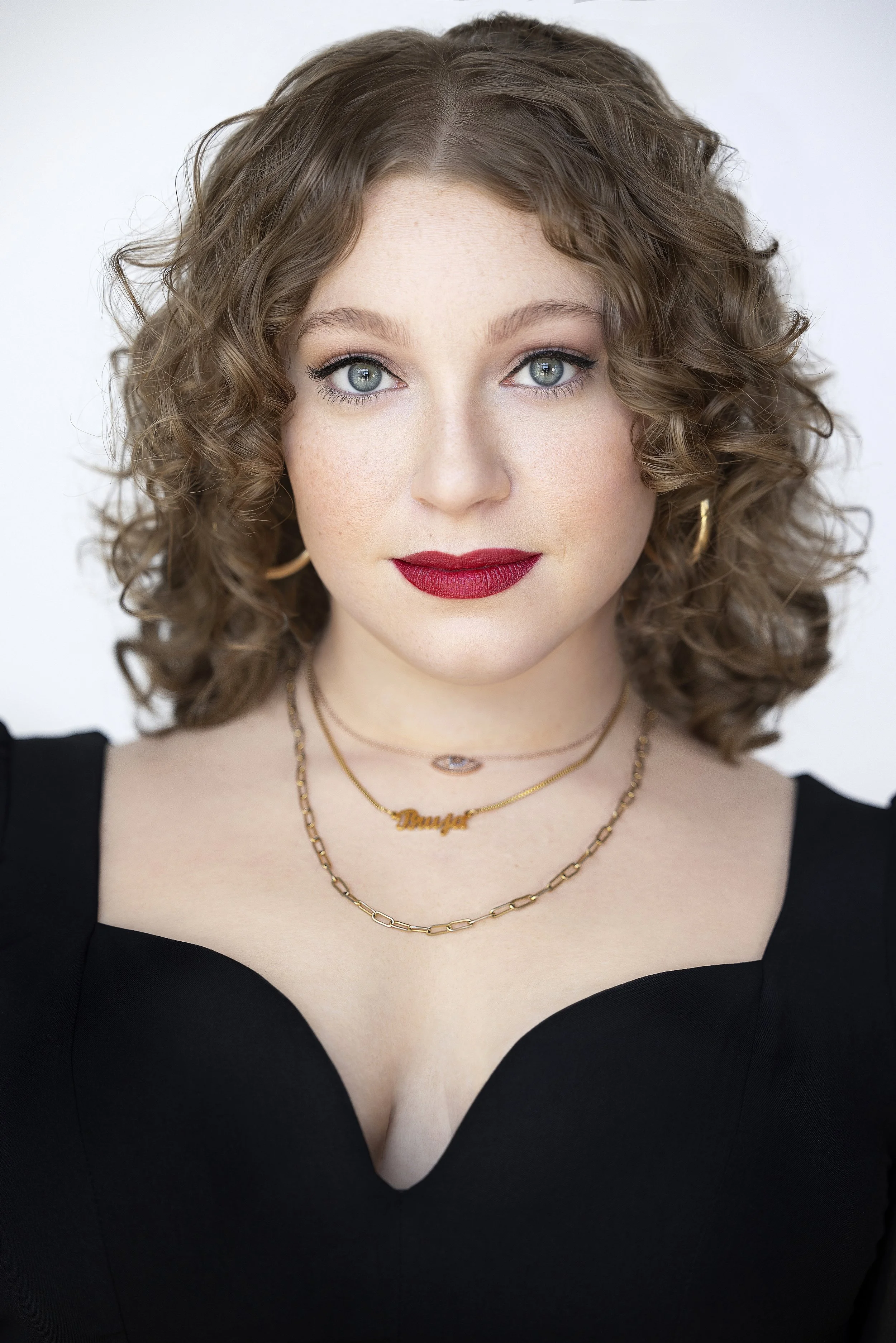 Corporate headshots in Los Angeles. Business headshot Los Angeles corporate photographer Kendo Brown, specializing in brand-building headshots for professionals, realtor headshots, corporate headshot photography, team headshots and branding for execu