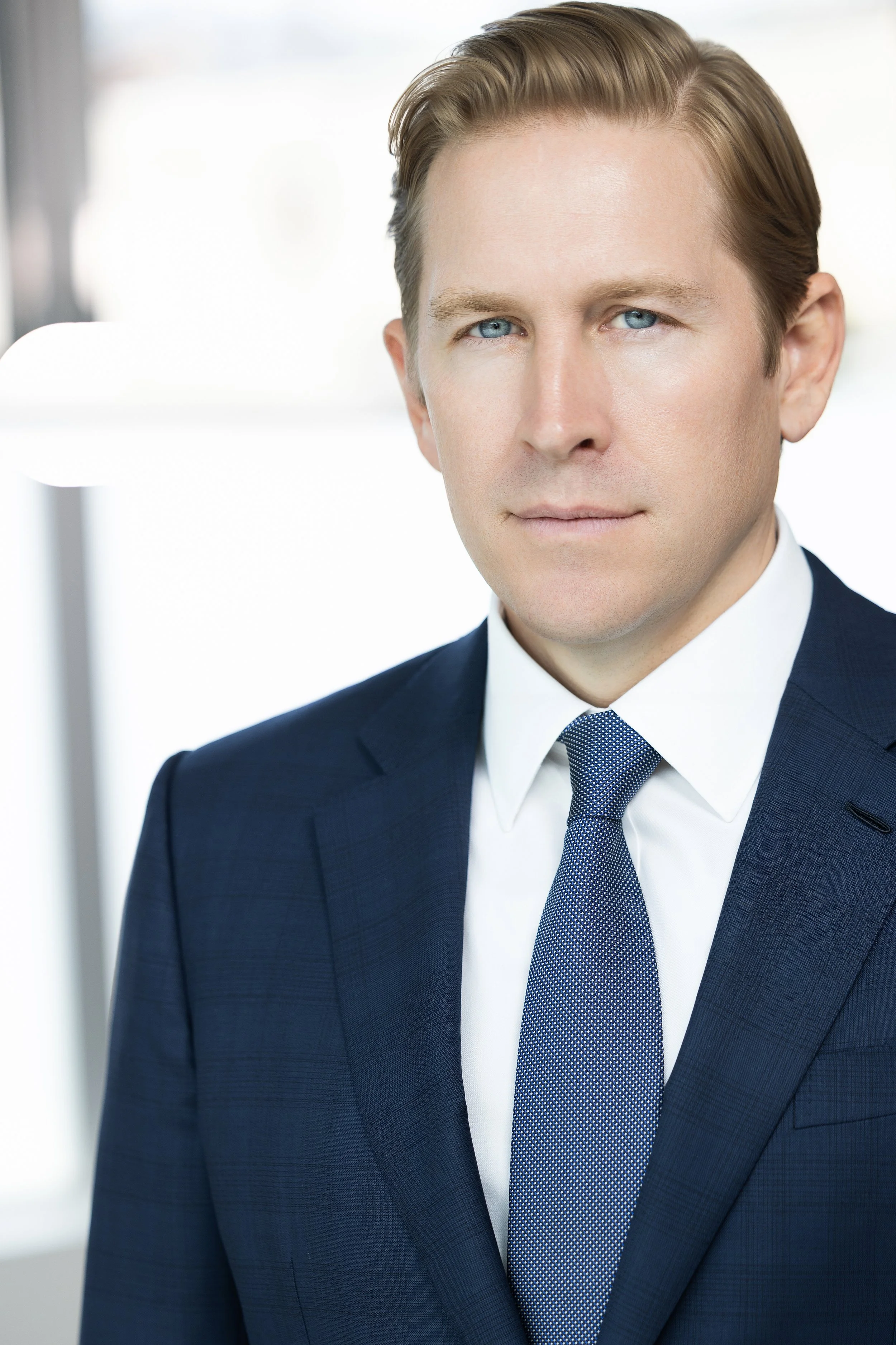 Corporate headshots in Los Angeles. Business headshot Los Angeles corporate photographer Kendo Brown, specializing in brand-building headshots for professionals, realtor headshots, corporate headshot photography, team headshots and branding for execu