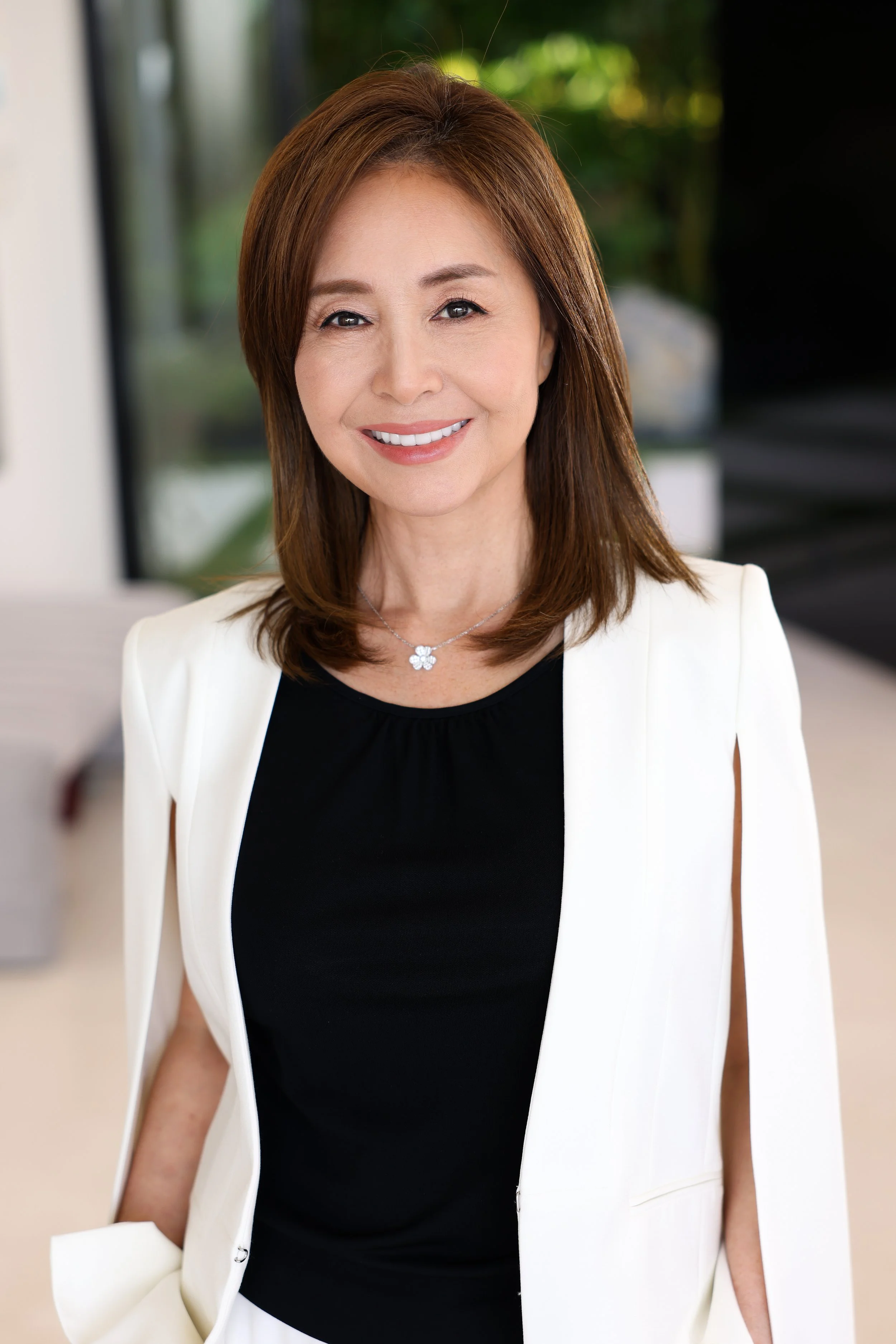 Lifestyle portrait of Beverly Hills luxury realtor by Kenneth Dolin (Copy) (Copy) (Copy) (Copy) (Copy) (Copy) (Copy) (Copy) (Copy)