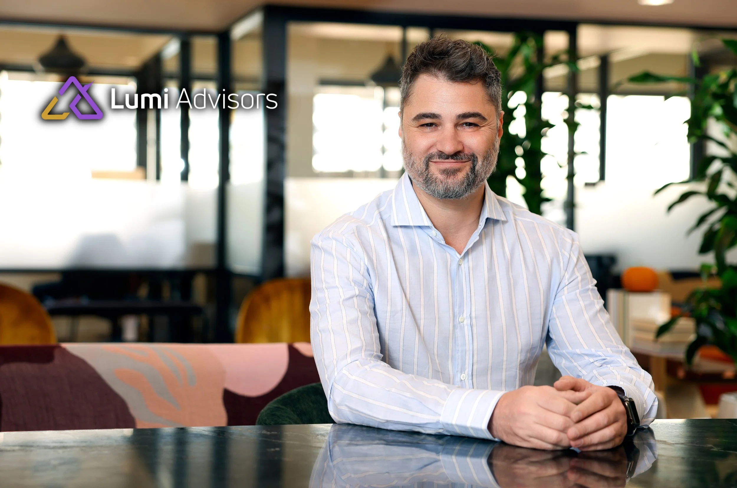 Corporate Headshots in Los Angeles. Top executive branding photo studio, images that make you stand out. Kendo Brown Photography best photo studio for realtor headshots, corporate headshots, ceo portraits, executive branding photography, personal bra