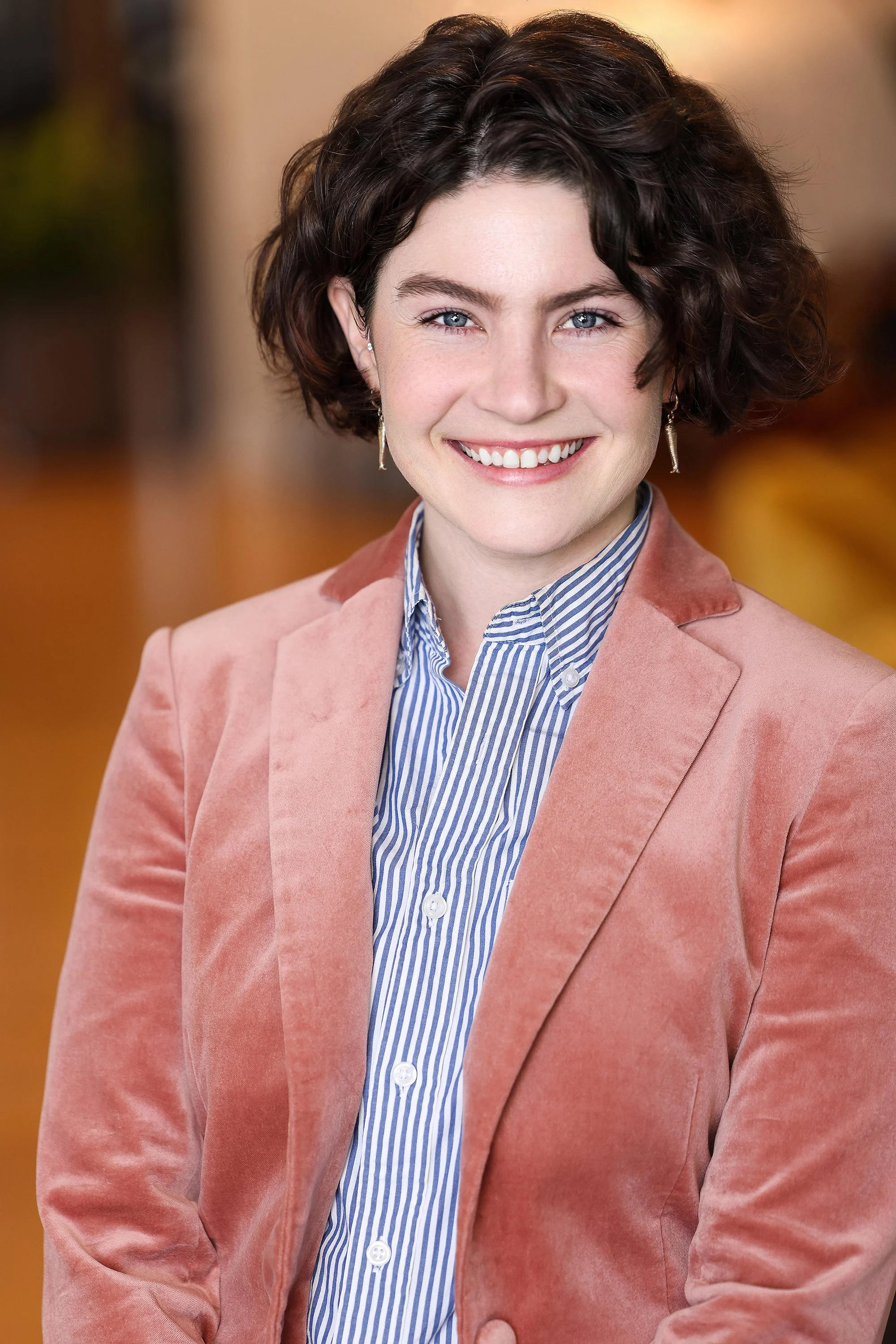 Corporate Headshots in Los Angeles. Top executive branding photo studio, images that make you stand out. Kendo Brown Photography best photo studio for realtor headshots, corporate headshots, ceo portraits, executive branding photography, personal bra