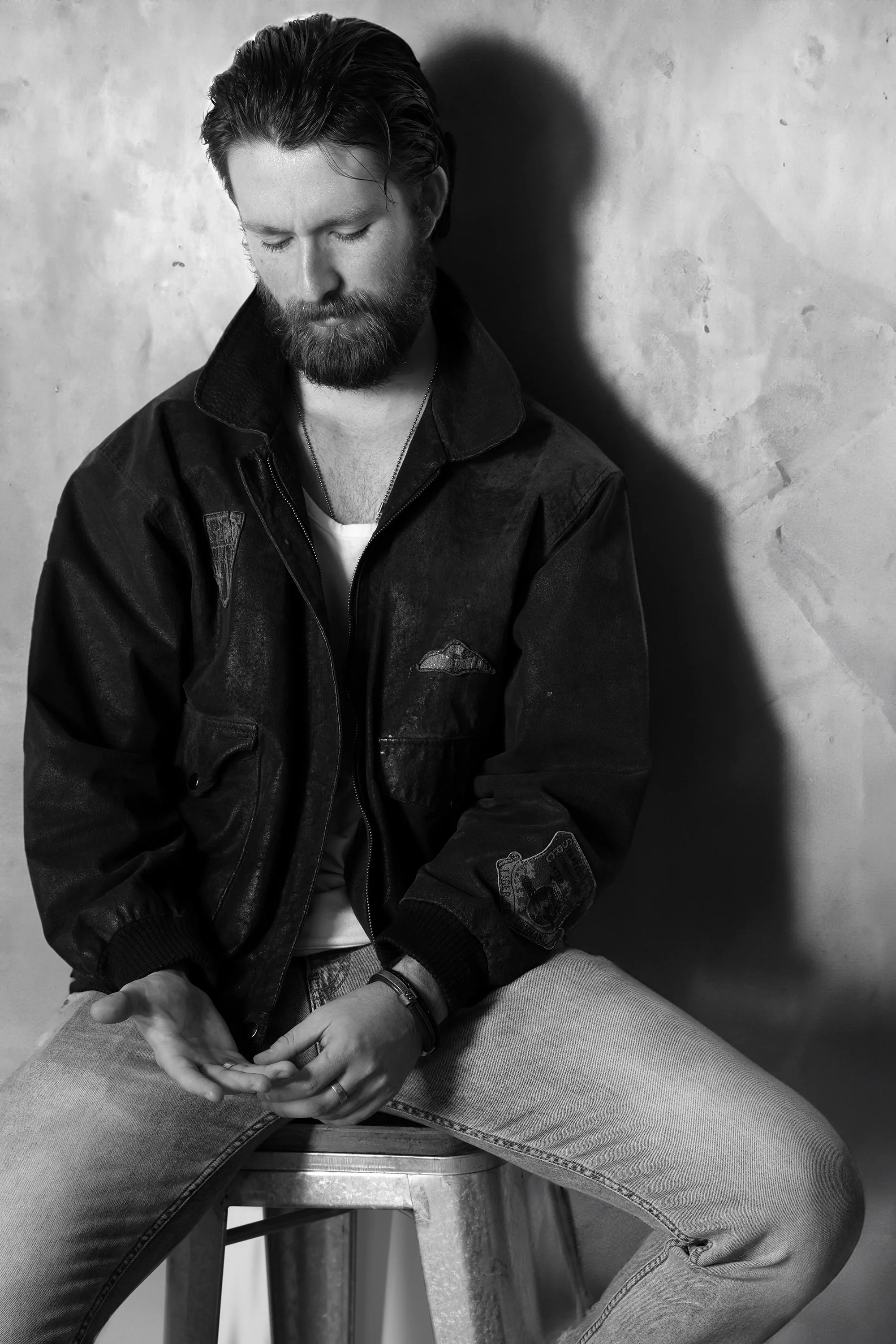 Editoral and actor headshot by photographer Kenneth Dolin, shooting acting headshots, celebrity headshots, and actor portraits for the top talent agencies in Los Angeles and best managers in Los Angeles.  Winner for best headshot photographer. Headsh