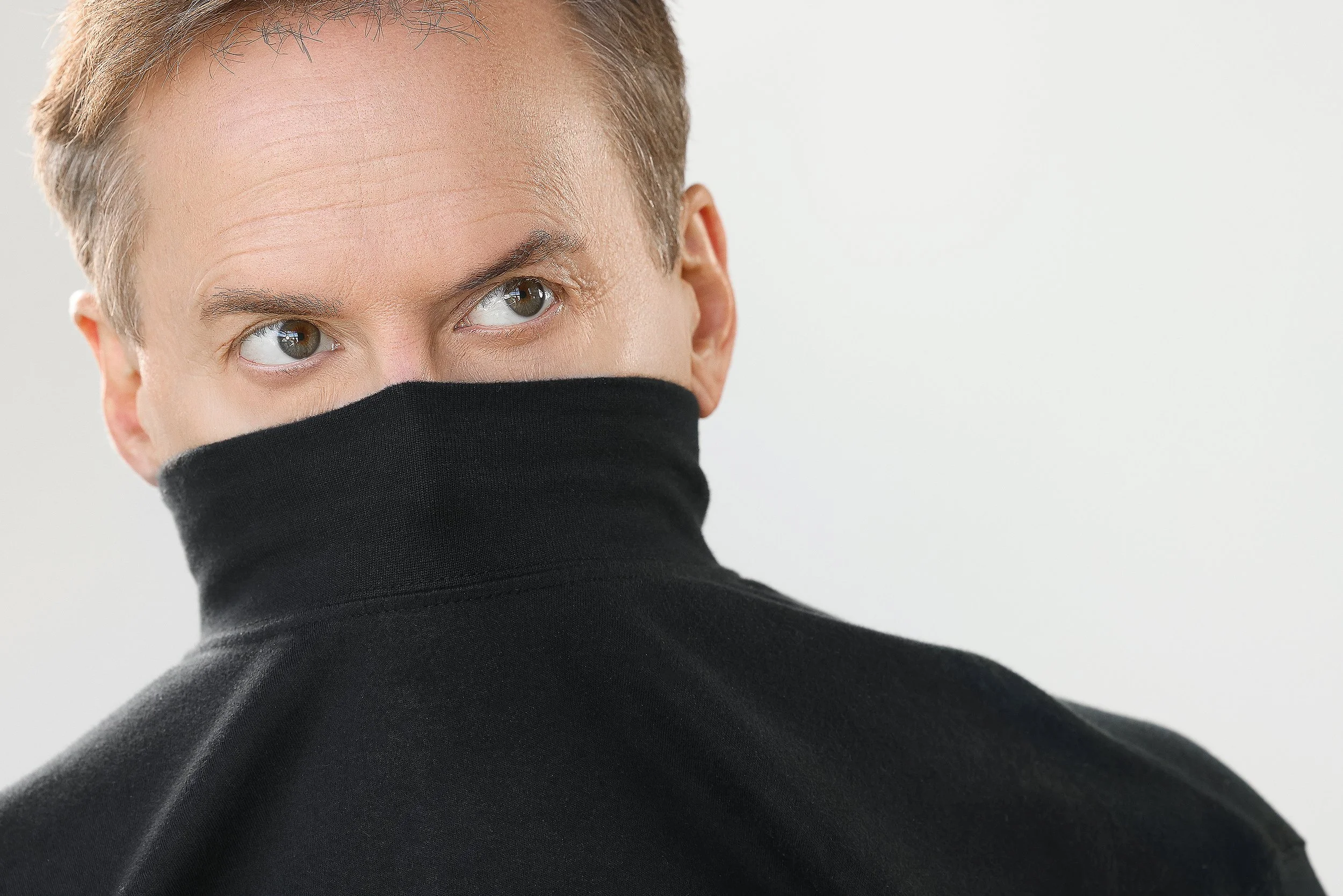 Comedy headshot for The Groundlings by Kenneth Dolin Photography in Los Angeles specializes in acting headshots, modeling portfolio photography, celebrity headshots, and actor portraits for the top talent agencies, best modeling agencies and top tale