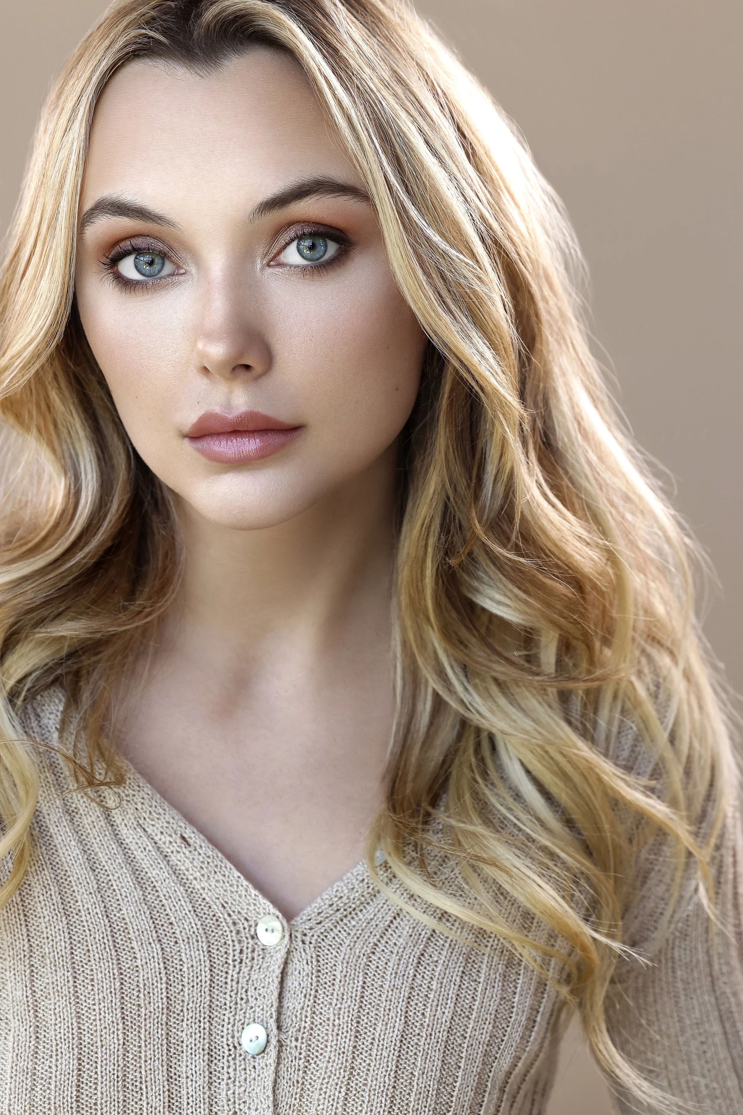 Leading lady headshot by Kenneth Dolin Photography in Los Angeles specializes in acting headshots, modeling portfolio photography, celebrity headshots, and actor portraits for the top talent agencies, best modeling agencies and top talent managers in