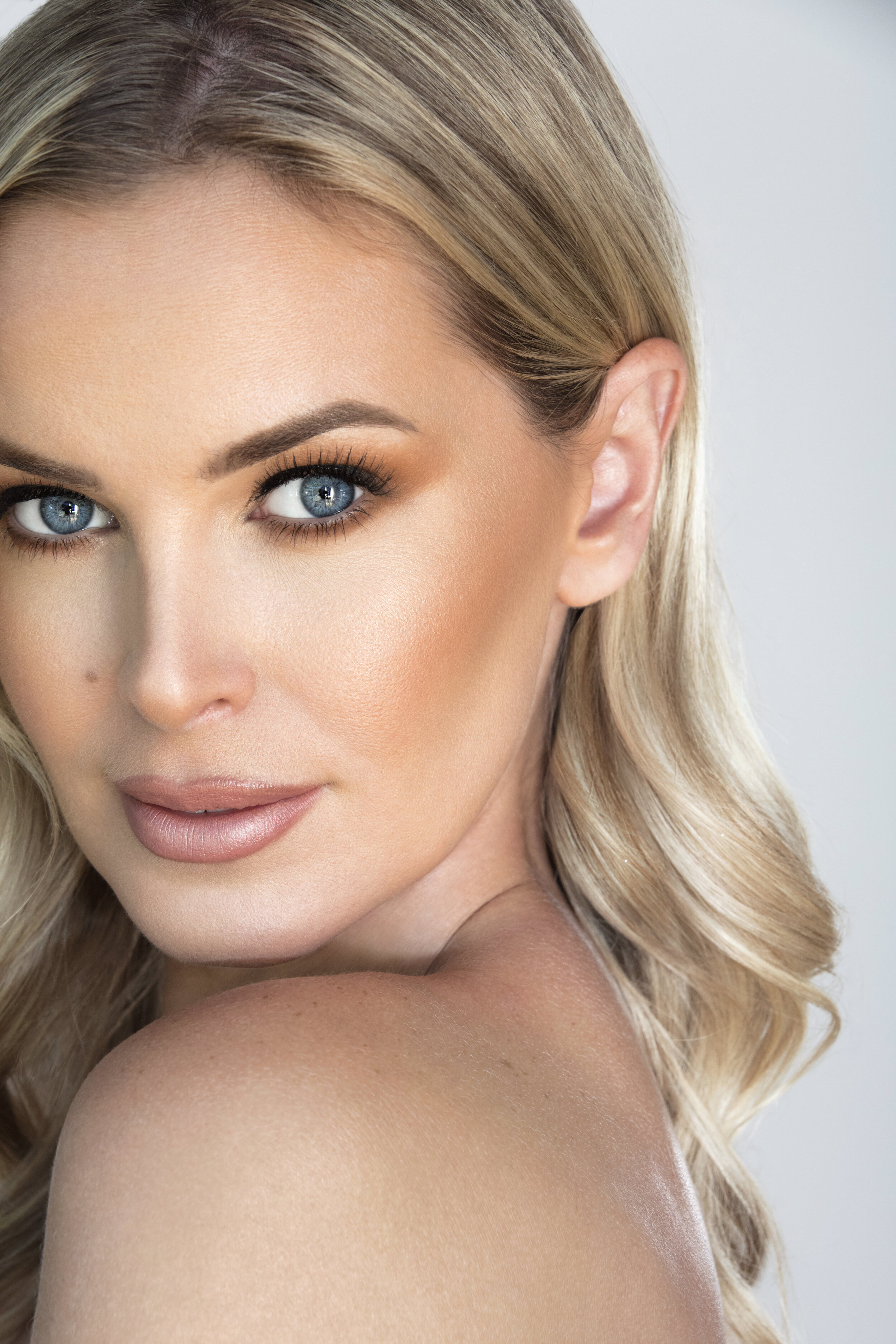 Best acting headshots in Los Angeles, Kenneth Dolin Photography specializes in theatrical headshots for the top talent agencies in Los Angeles and the best acting teachers in Los Angeles. Voted top L.A. headshot photographer.