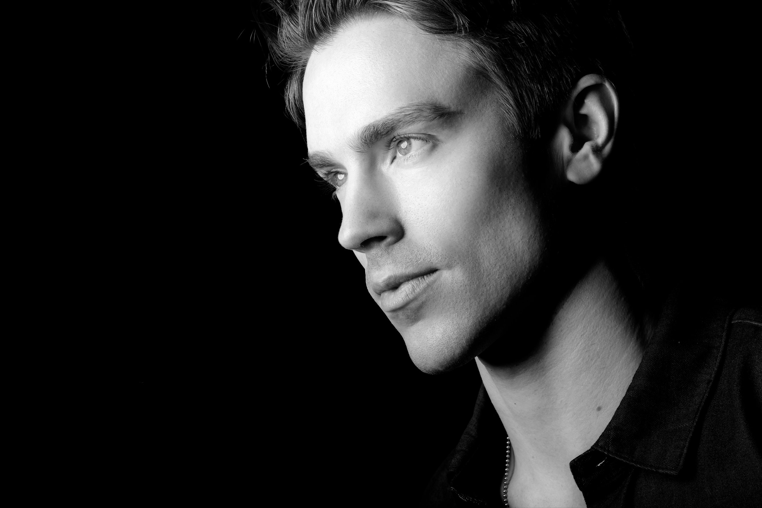 Portrait by Los Angeles photographer Kenneth Dolin. Portraits in Los Angeles. Los Angeles Headshots. Headshot photographer in Los Angeles. Los Angeles photographer. 