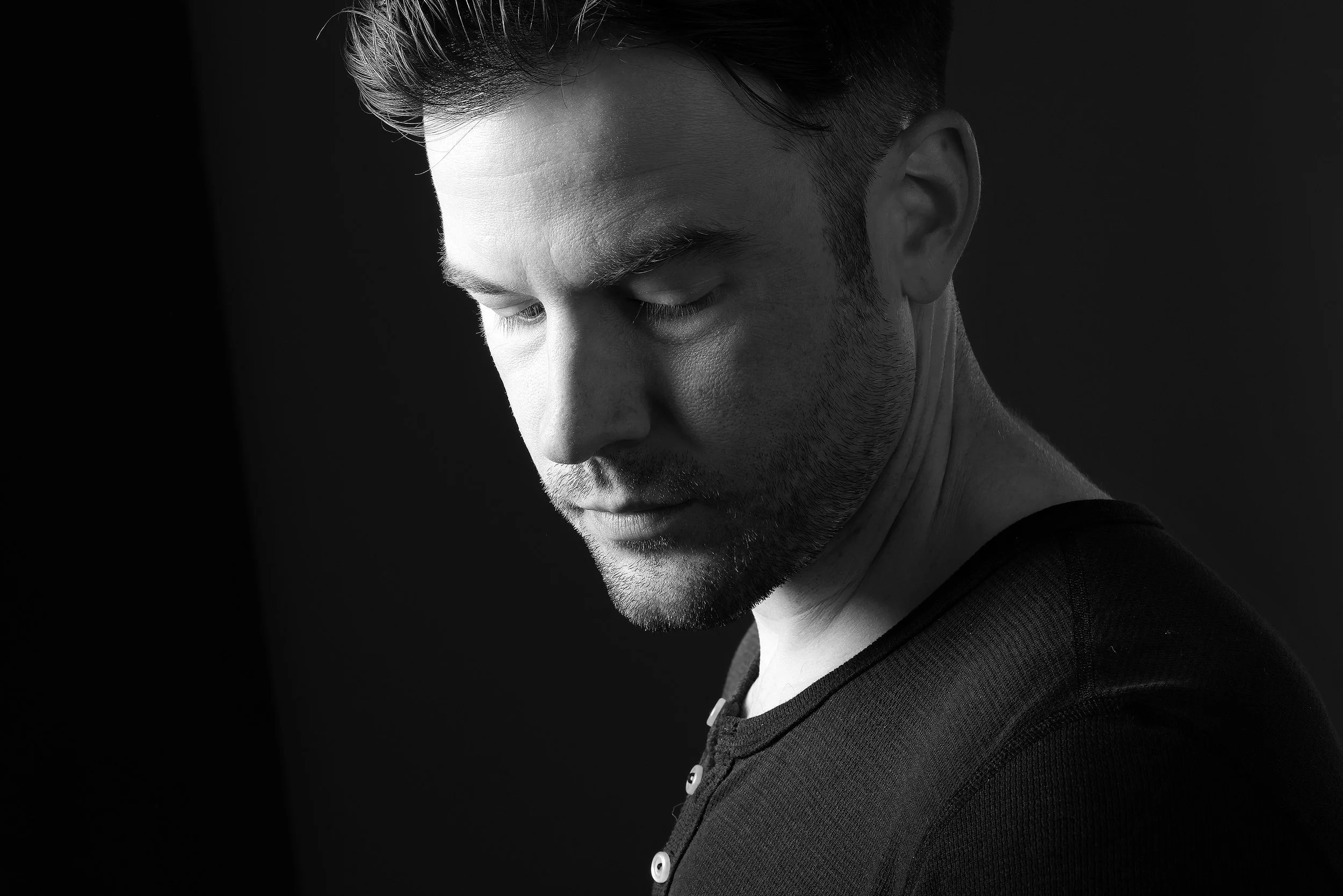 Portrait by Los Angeles photographer Kenneth Dolin. Portraits in Los Angeles. Los Angeles Headshots. Headshot photographer in Los Angeles. Los Angeles photographer. 