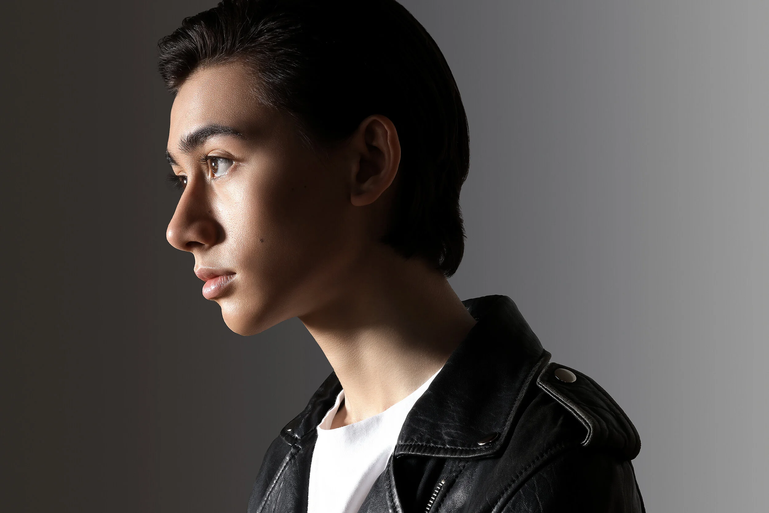 Portrait by Los Angeles photographer Kenneth Dolin. Portraits in Los Angeles. Los Angeles Headshots. Headshot photographer in Los Angeles. Los Angeles photographer. 