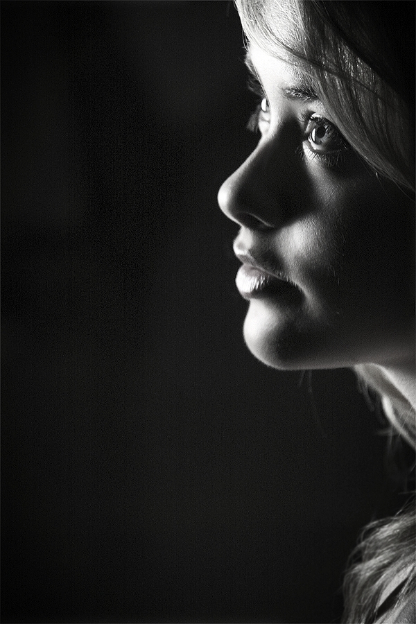 Portrait by Los Angeles photographer Kenneth Dolin. Portraits in Los Angeles. Los Angeles Headshots. Headshot photographer in Los Angeles. Los Angeles photographer. 