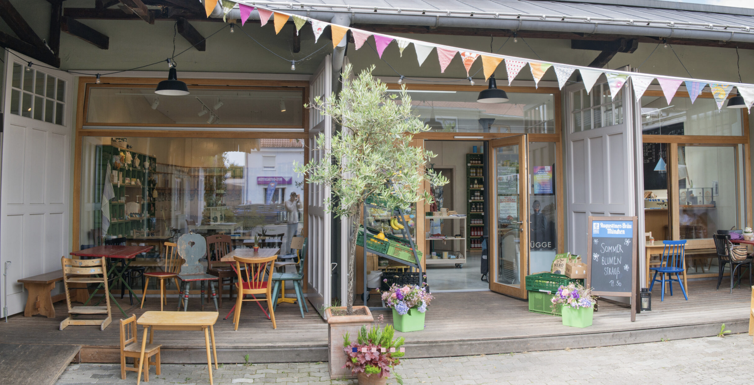 Cafe by Kendo Brown Photography specializing in lifestyle photography. Branding photography. Photo shoot by Kendo Brown photographer in Los Angeles. Top photographer specializes in business photography for executives. Branding photography specialist.