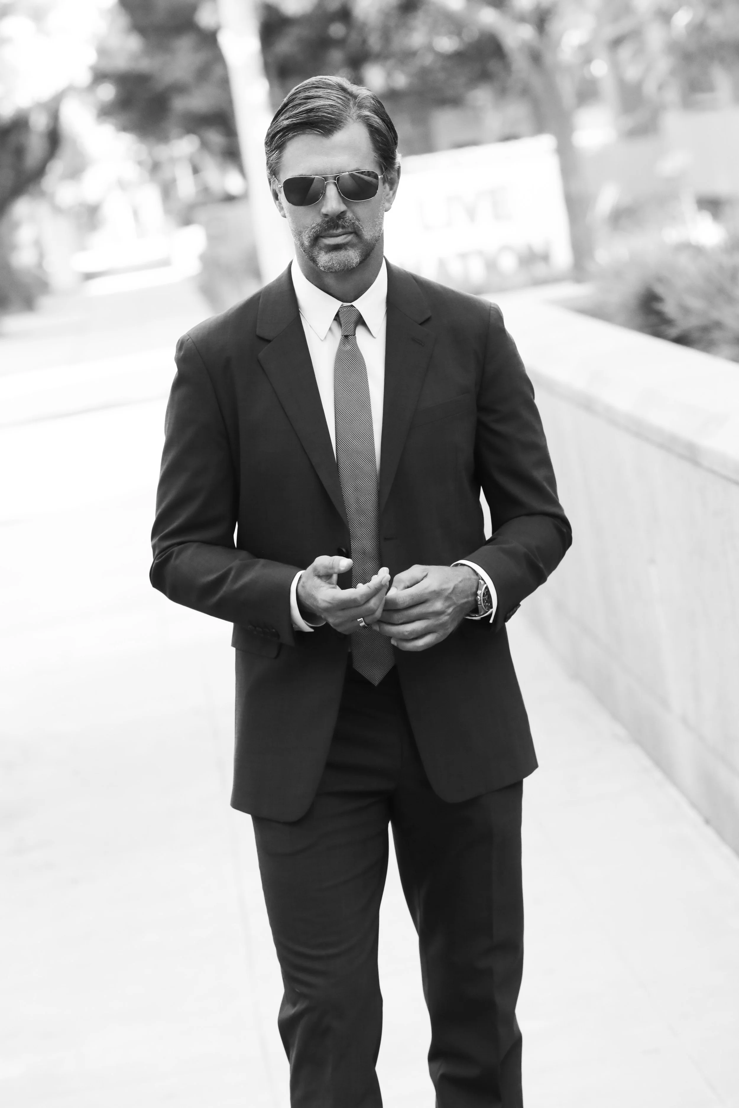 Corporate Headshots in Los Angeles. Top executive branding photo studio, images that make you stand out. Kenneth Dolin Photography best photo studio for realtor headshots, corporate headshots, ceo portraits, executive branding photography, personal b