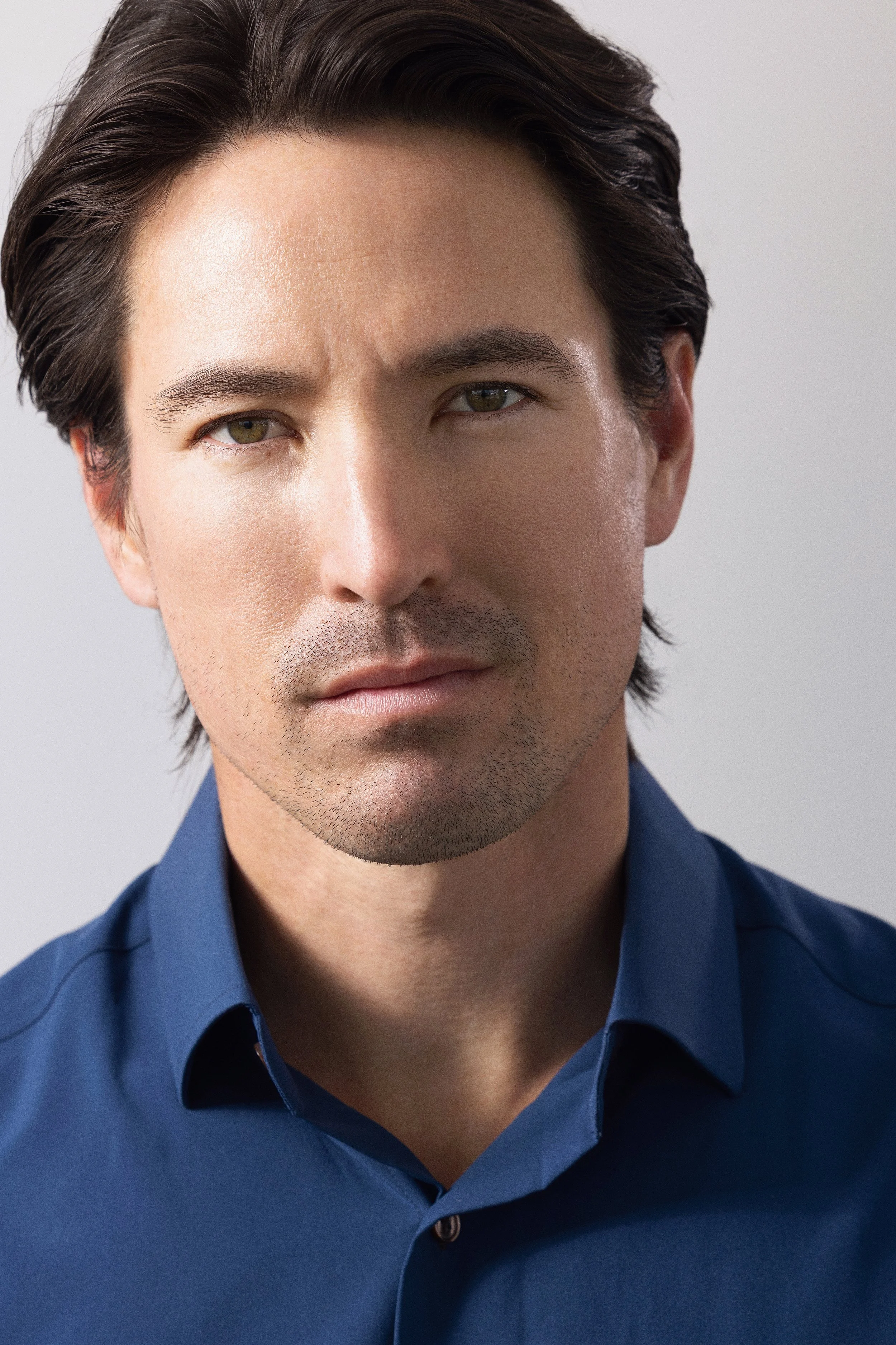 Dramatic leading man headshot by top Los Angeles headshot photographer Kenneth Dolin. Actor headshots. Agency recommended photographer. Headshots in Los Angeles.
