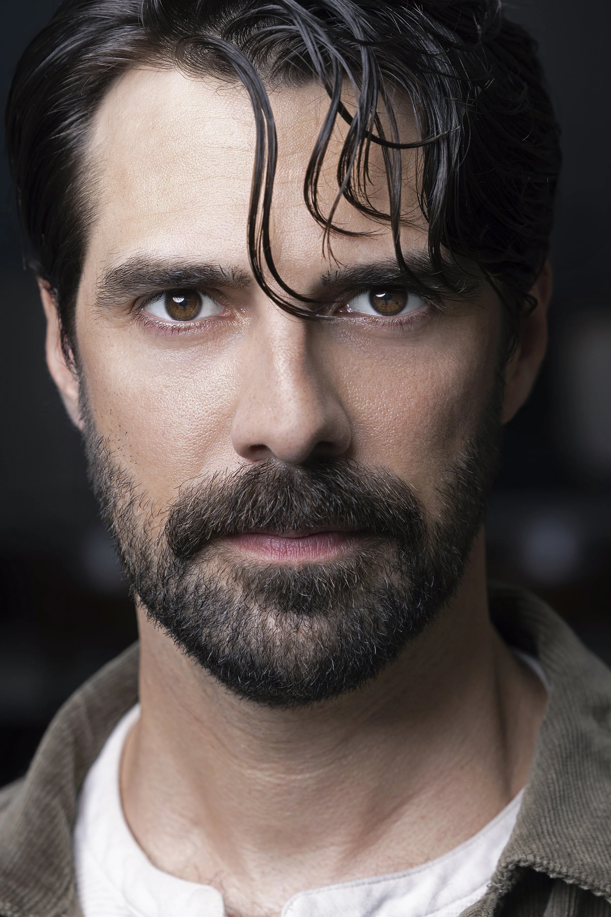 Dramatic actors headshot by Los Angeles headshot photographer Kenneth dolin.