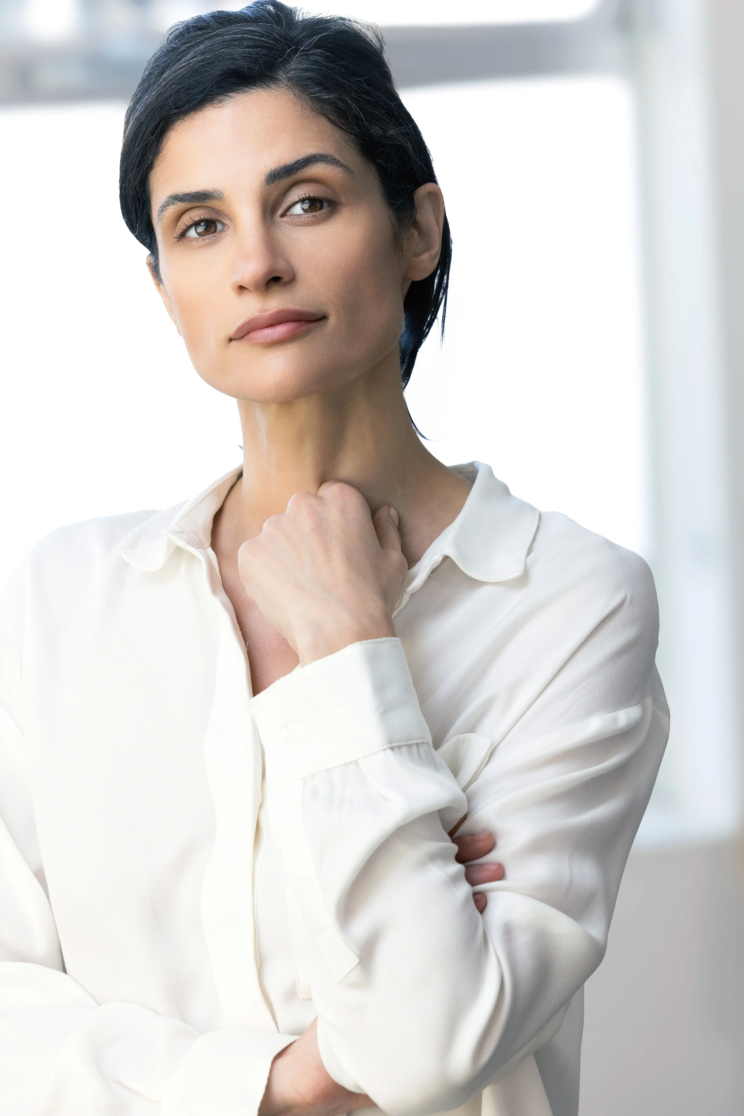 Business branding headshot by by top Los Angeles corporate photographer Kenneth Dolin, specializing in brand-building headshots for professionals, realtor headshots, corporate headshots, team headshots and branding for executives in Los Angeles 90210