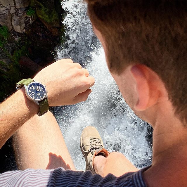 Hanging on the edge with the Bronson chronograph.