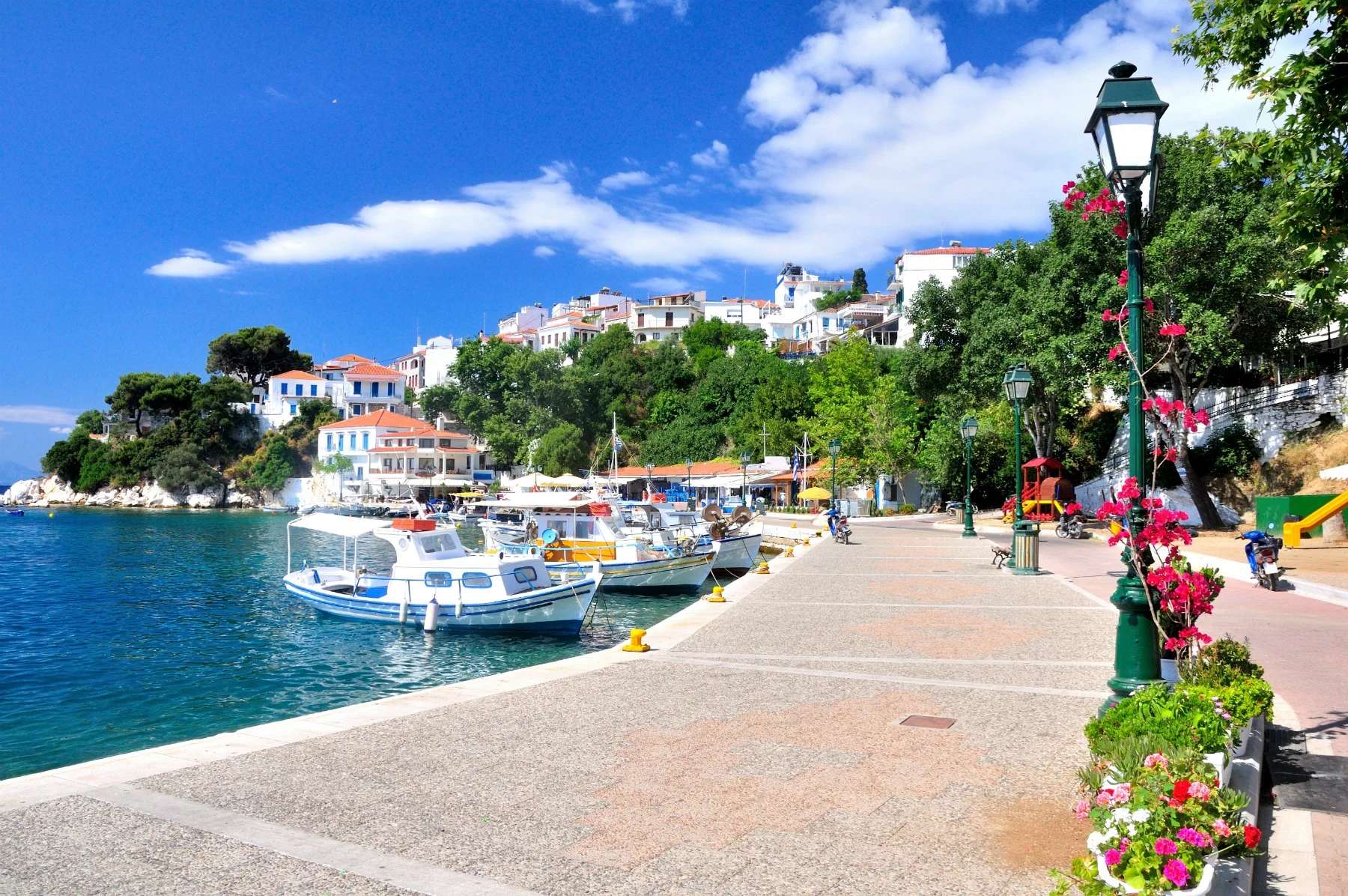Skiathos_old_port_fishing_boats_1800x1196.jpg