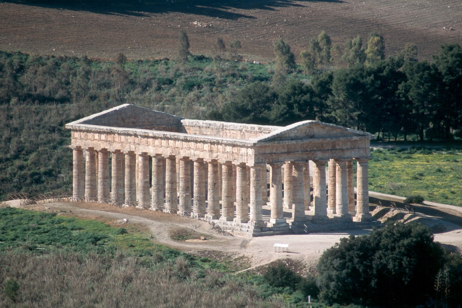 Doric Temple of Segestad.jpg