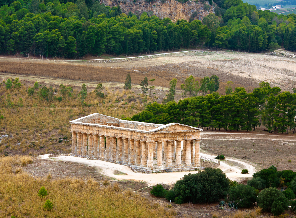 Ancient-greek-temple-of-Segesta-in-SicilyItaly.jpg