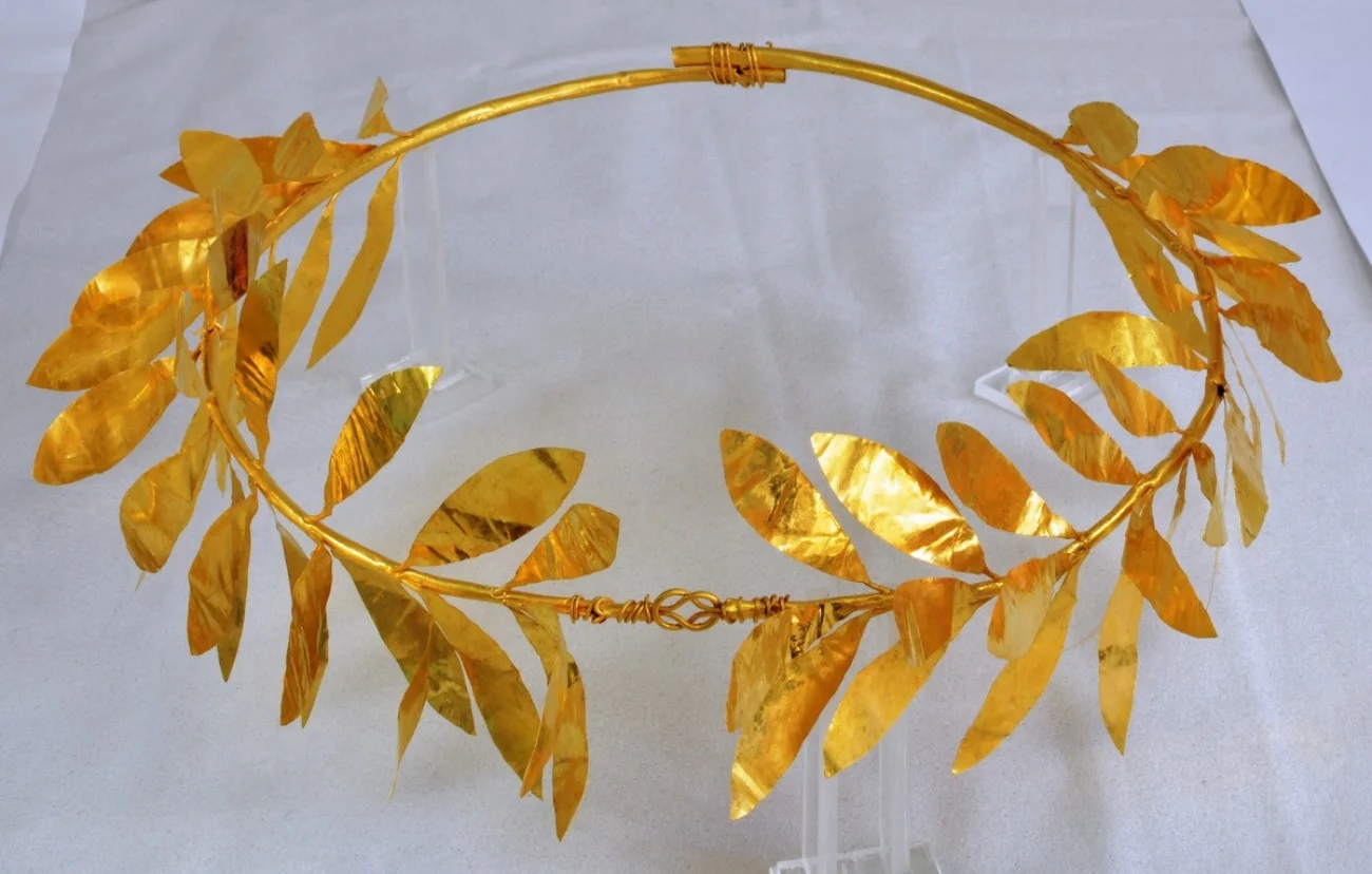 Gold crown from a burial dating to the late 4th - early 3rd century. BC found at Syntrivani Station, Thessaloniki CREDIT: GREEK MINISTRY OF CULTURE