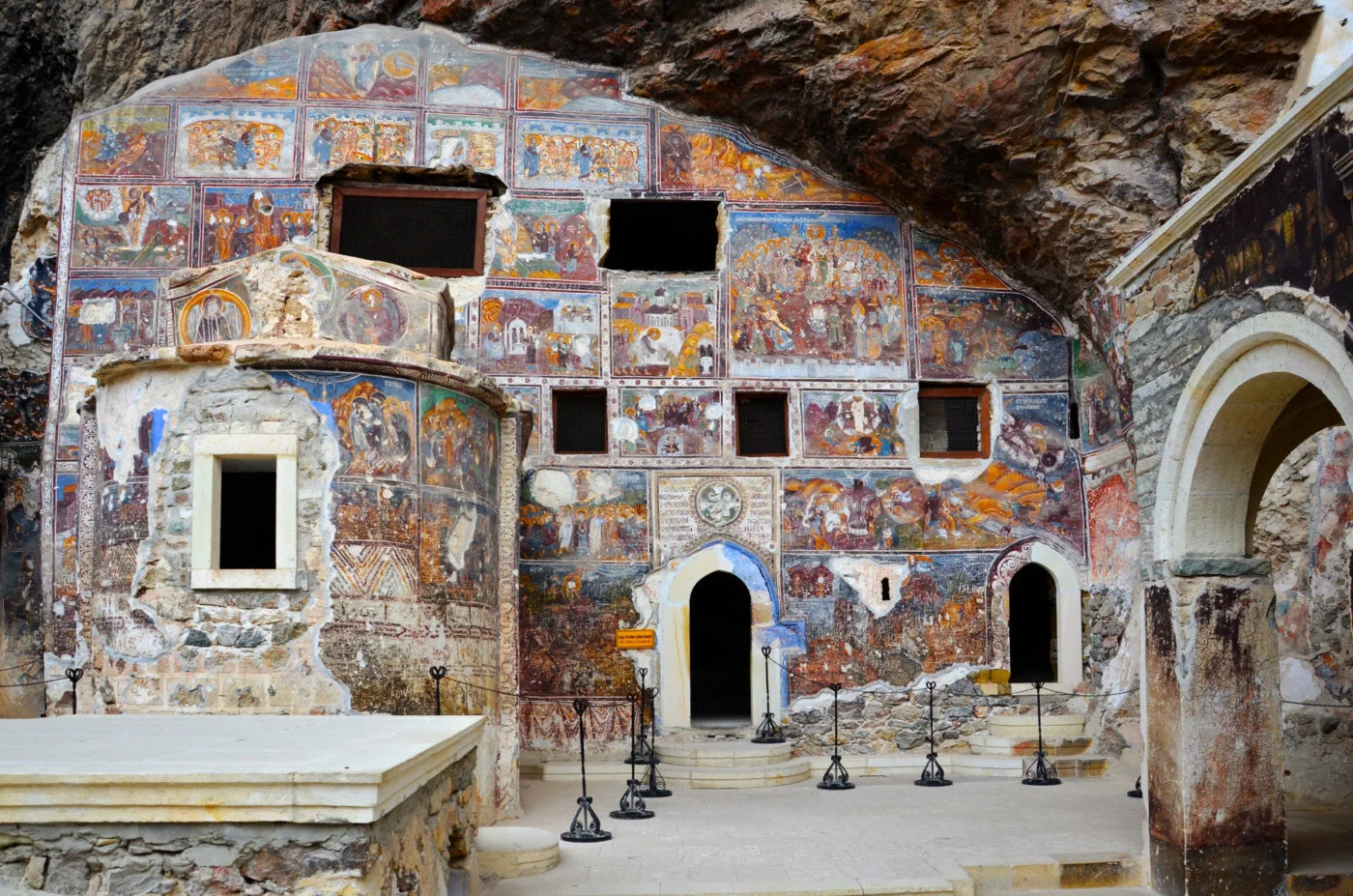 Sumela-Monastery-panorama-view-1400x927.jpg