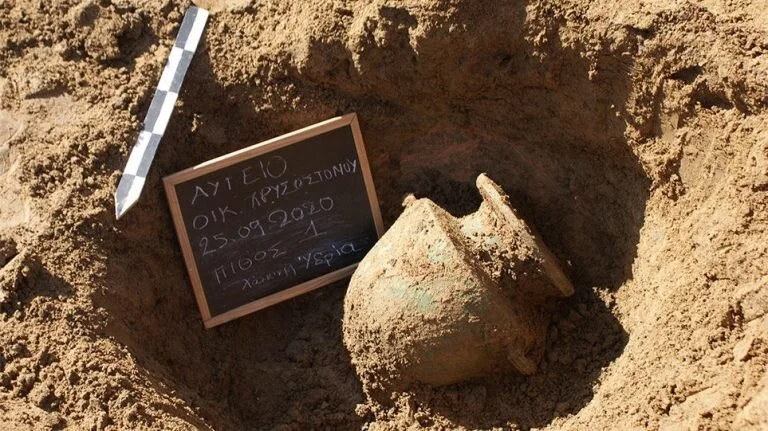 tomb55-768x431.jpg