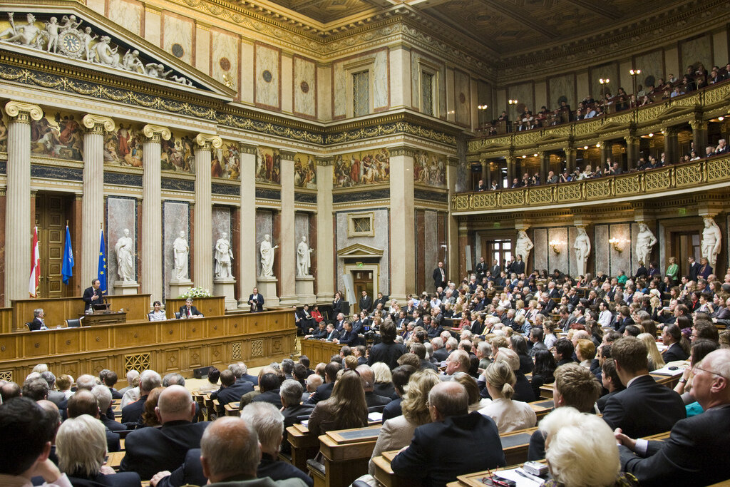 austrian-parliament-ancient-greek-temple 5.jpg