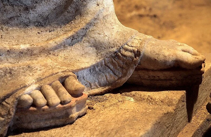 The Secrets Of The Caryatids What The Sandals And Toes Symbolize