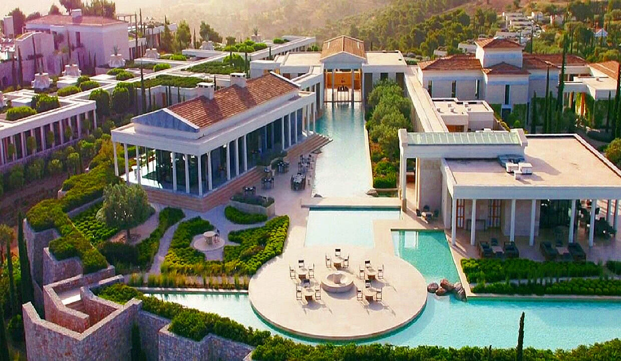 The most expensive hotel of Europe: located in Greece and looks like a temple