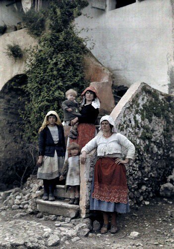   Women with children, Corfu  