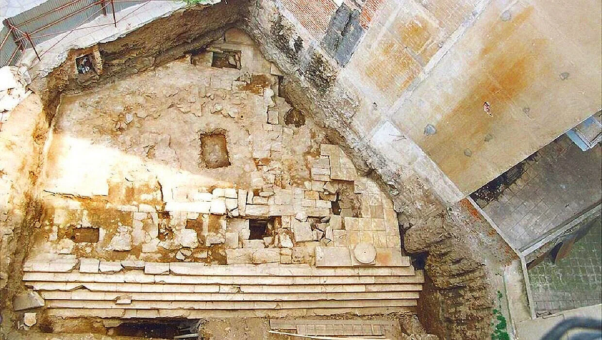 The small "Parthenon" of Thessalonica which was buried under apartment buildings